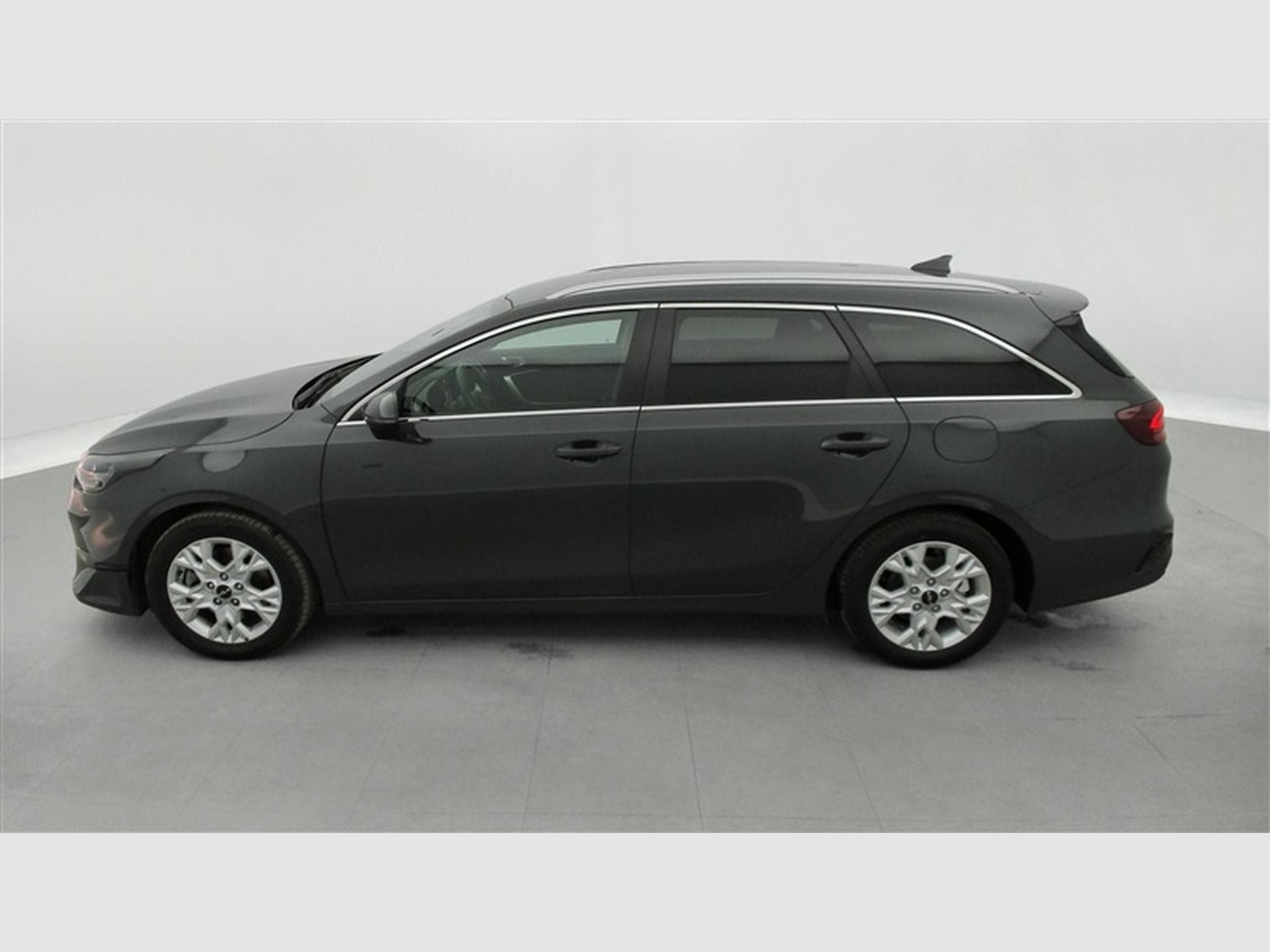 Kia Ceed Sw 1.0 T-GDi 100cv Must APPLECARPLAY / CAMERA / JA 16" (2023) - Photo 3