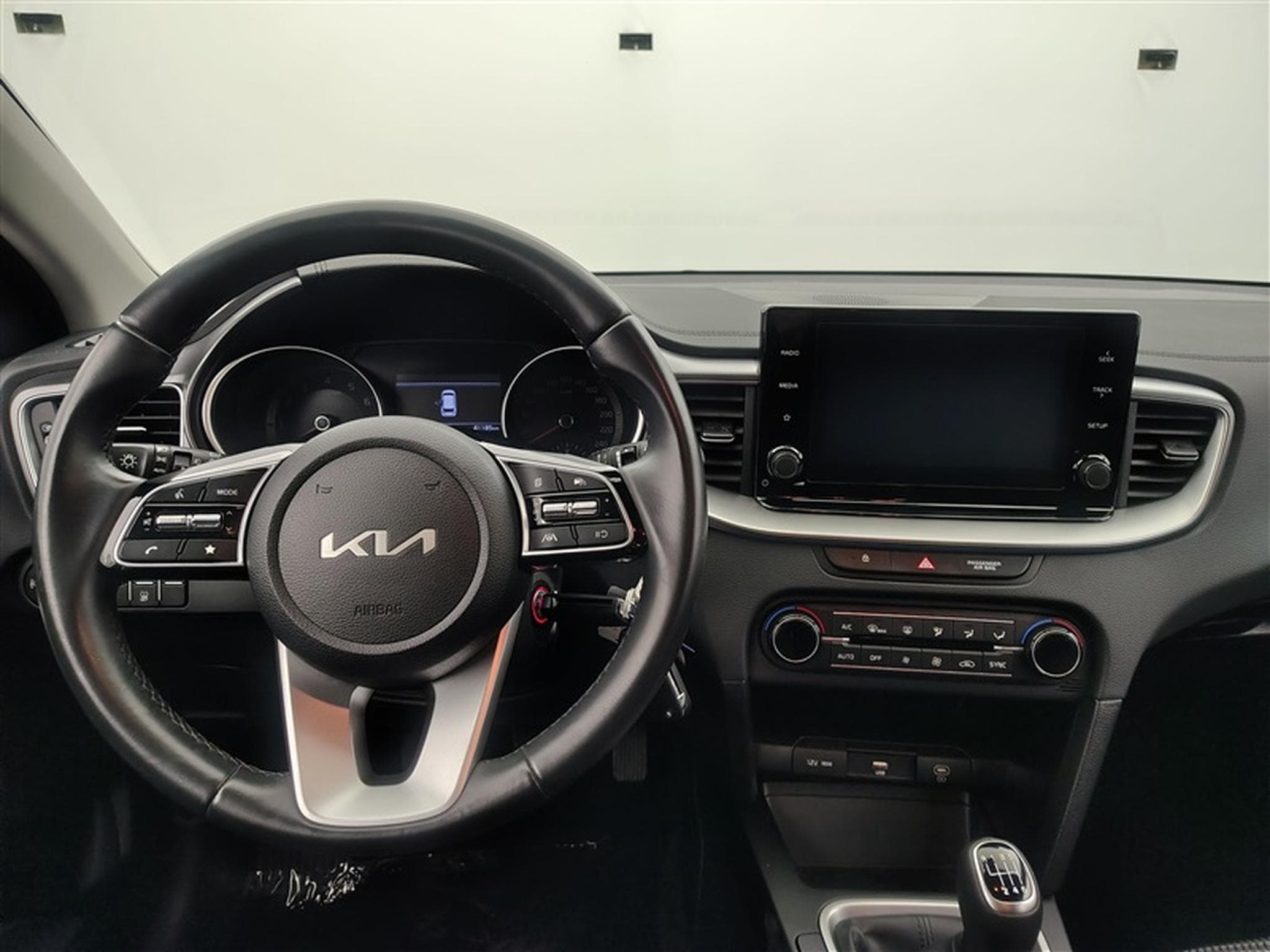 Kia Ceed Sw 1.0 T-GDi 100cv Must APPLECARPLAY / CAMERA / JA 16" (2023) - Photo 9