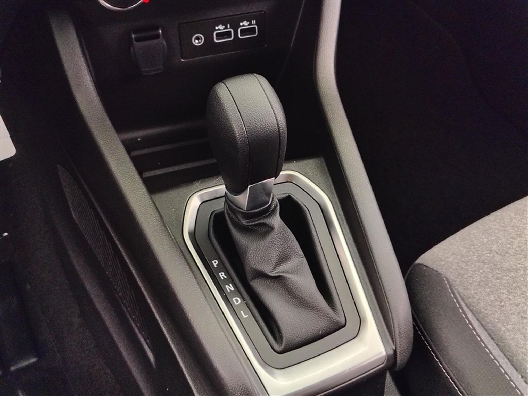 Renault Clio 1.0 TCe 90cv X-Tronic Evolution CARPLAY / PDC AR / JA 16" (2025) - Photo 12