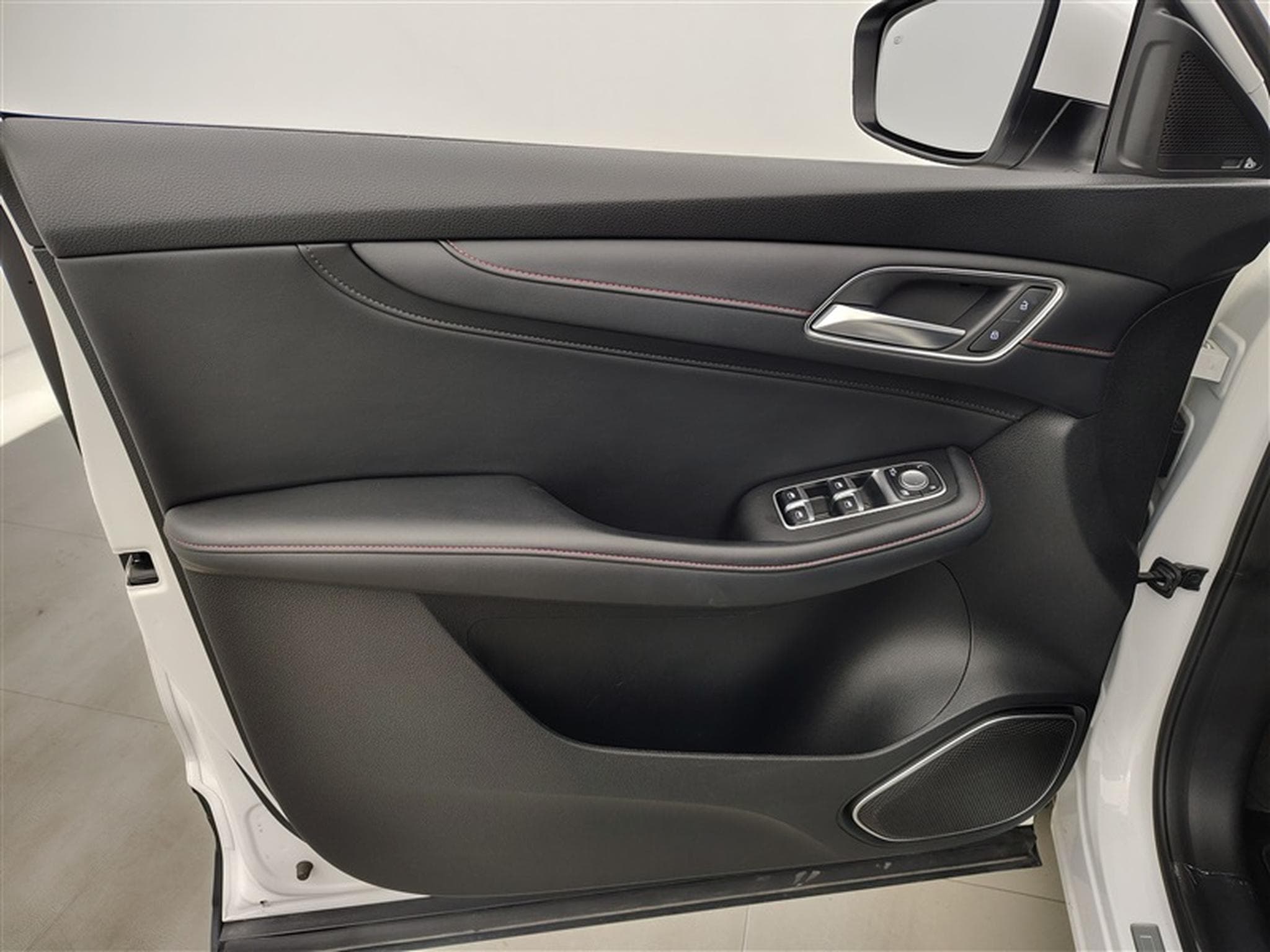 MG HS 1.5 T-GDi 160cv BVA Comfort NAVI / FULL LED / CUIR / CAMERA (2024) - Photo 17