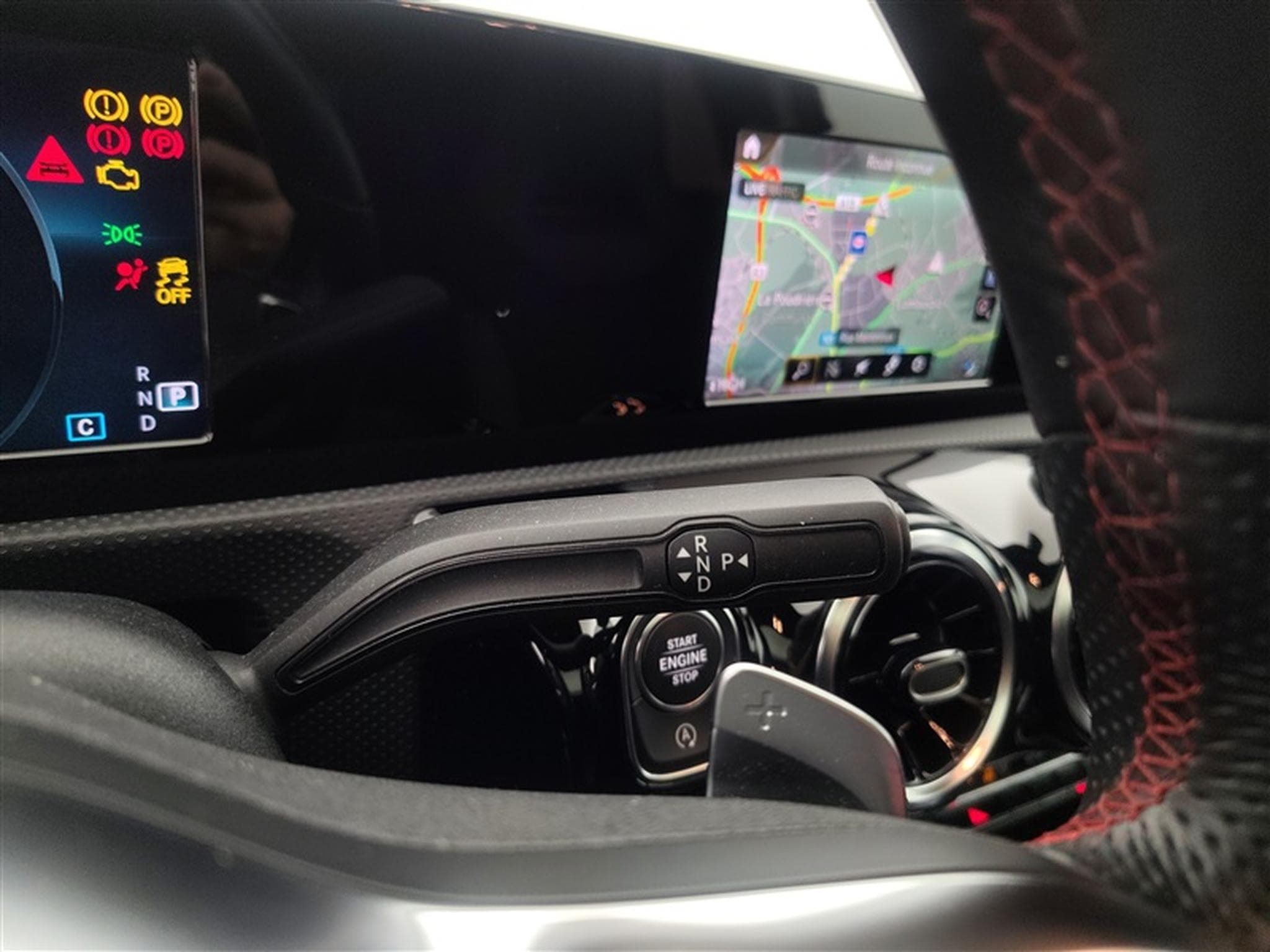Mercedes A 180 AMG-Line Toit Pano / Navi / Led / ... (2020) - Photo 12