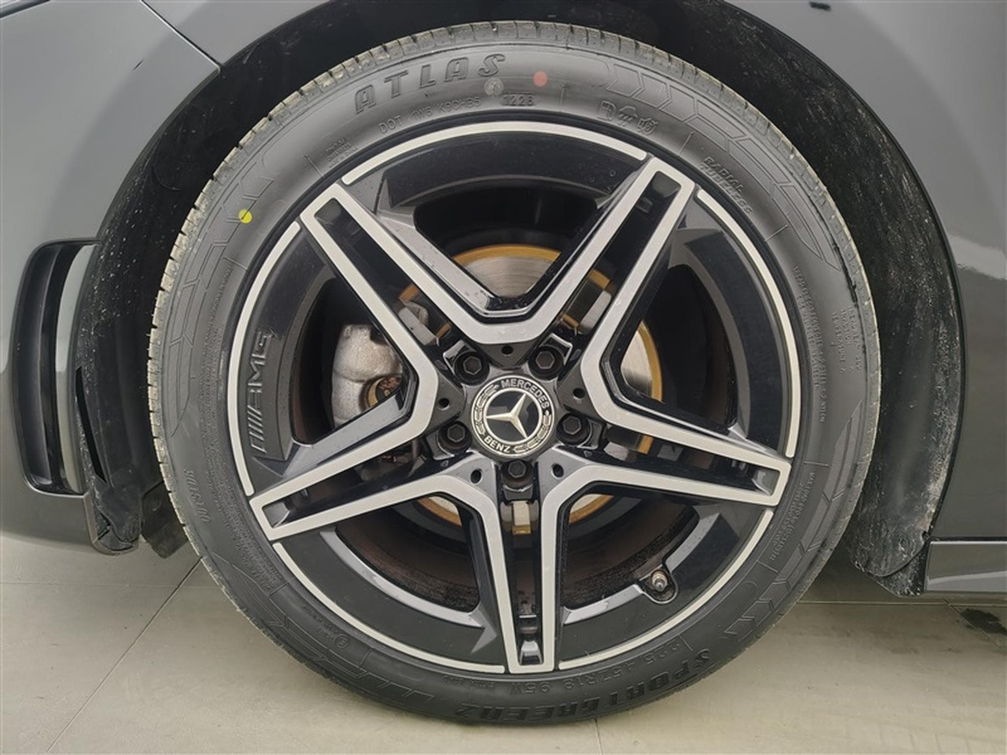 Mercedes A 180 AMG-Line Toit Pano / Navi / Led / ... (2020) - Photo 6