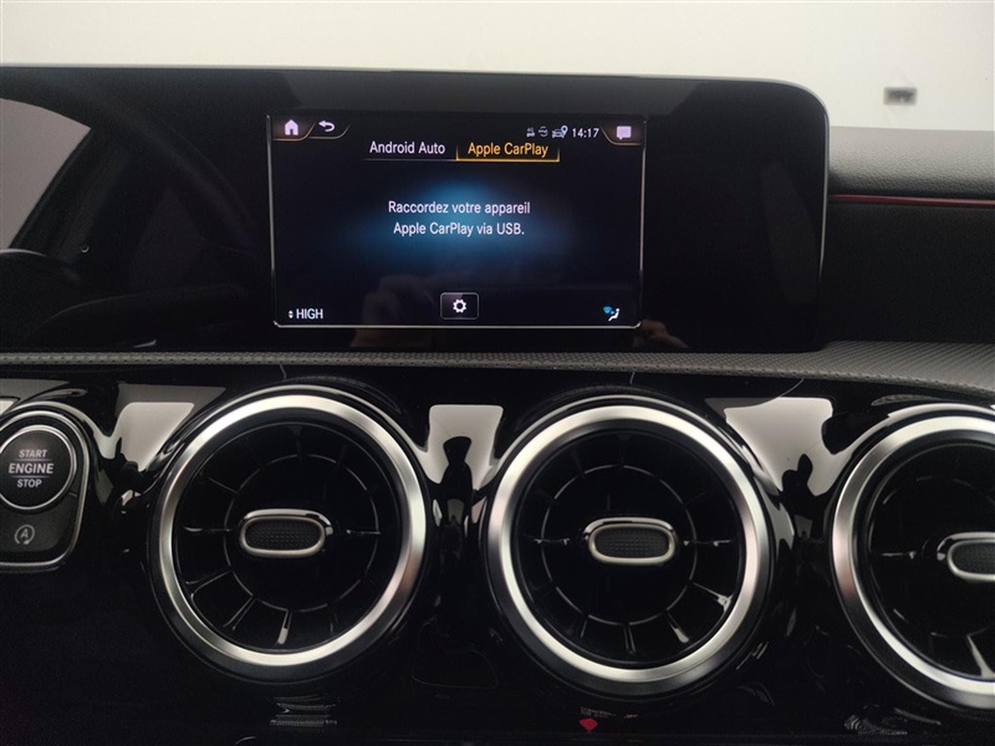 Mercedes A 180 AMG-Line Toit Pano / Navi / Led / ... (2020) - Photo 21