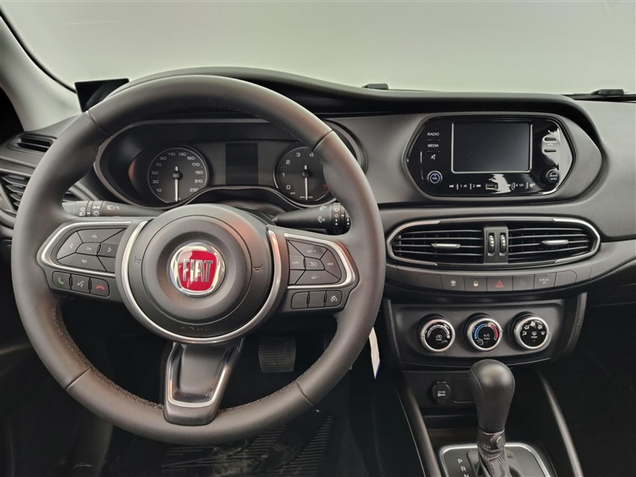 Fiat Tipo 1.5 Hybrid DCT (2024) - Photo 9