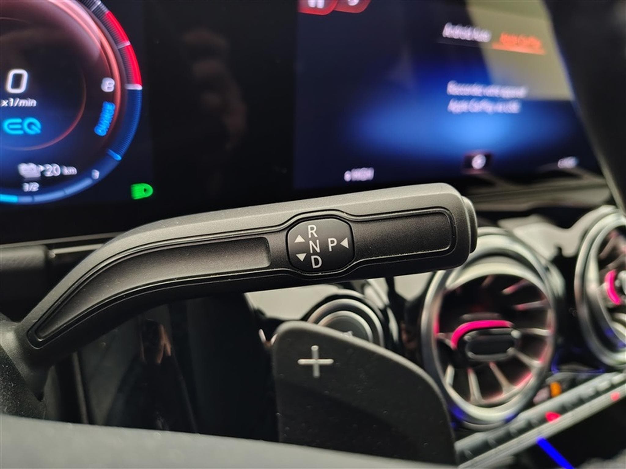 Mercedes GLA 250 e PHEV Luxury Line  Cuir / Navi / Led (2022) - Photo 12