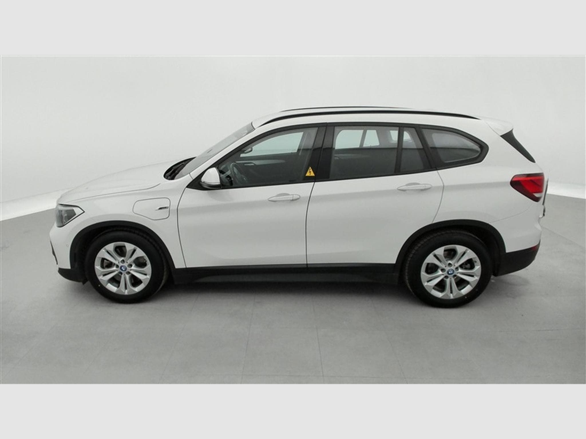 BMW X1 PHEV 1.5iA xDrive25e NAVI / FULL LED / CARPLAY (2022) - Photo 3