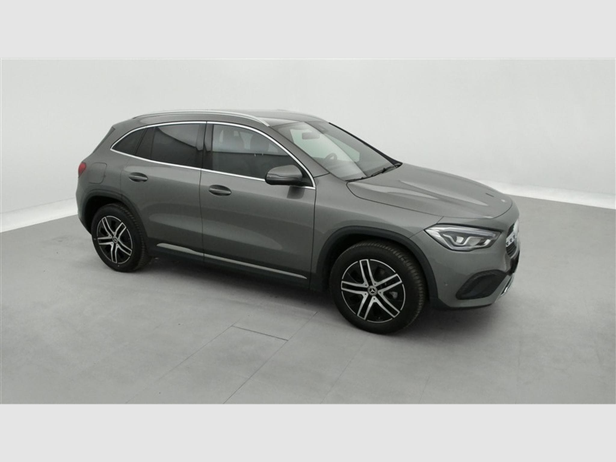 Mercedes GLA 250 e PHEV Luxury Line  Cuir / Navi / Led (2022) - Photo 24