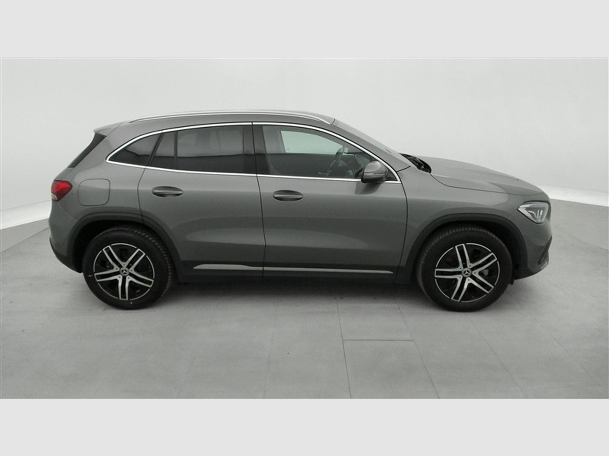 Mercedes GLA 250 e PHEV Luxury Line  Cuir / Navi / Led (2022) - Photo 25