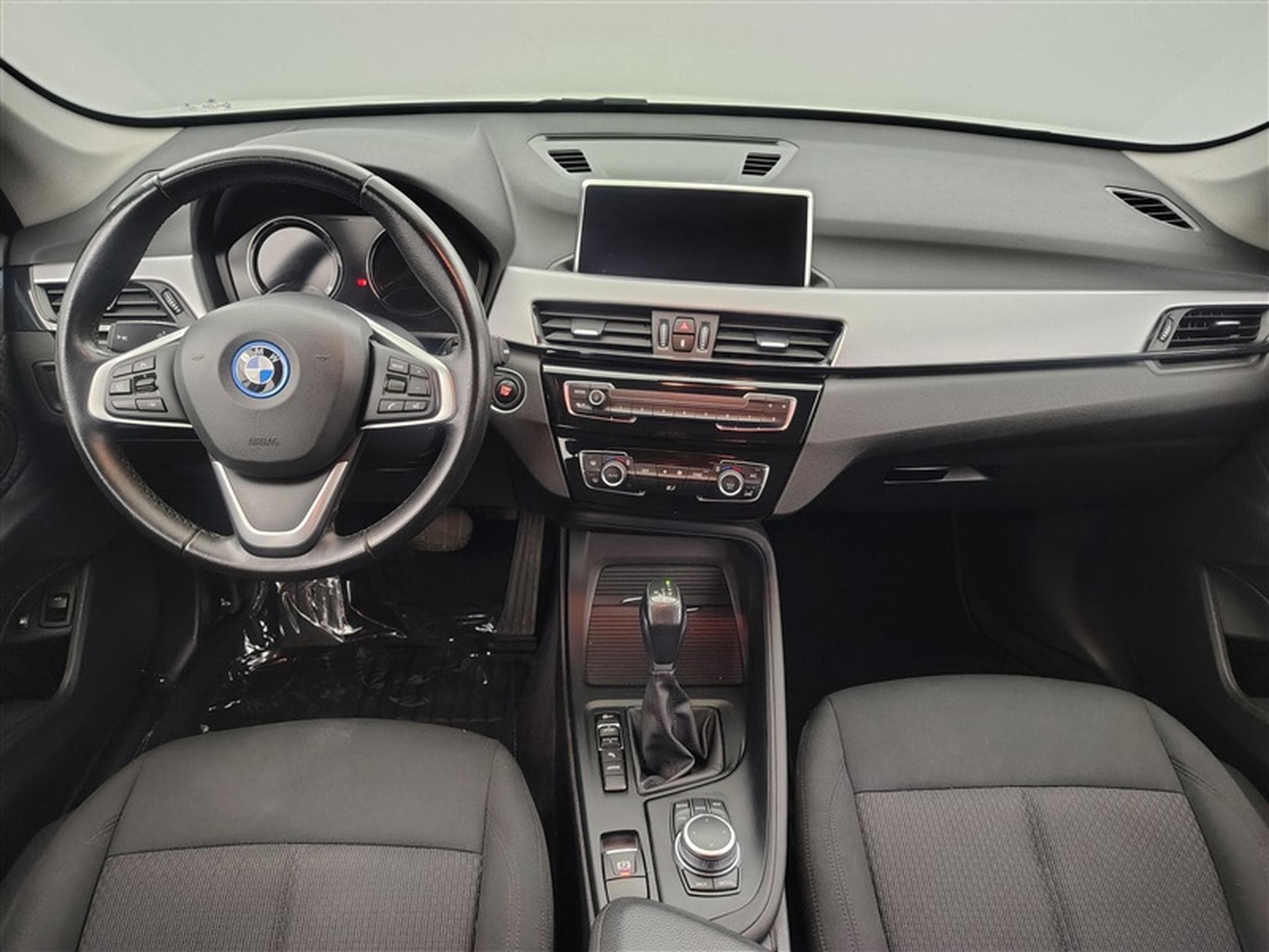 BMW X1 PHEV 1.5iA xDrive25e NAVI / FULL LED / CARPLAY (2022) - Photo 8
