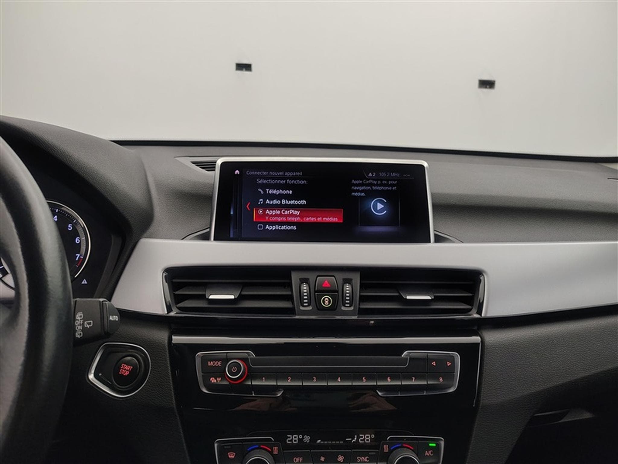 BMW X1 PHEV 1.5iA xDrive25e NAVI / FULL LED / CARPLAY (2022) - Photo 21