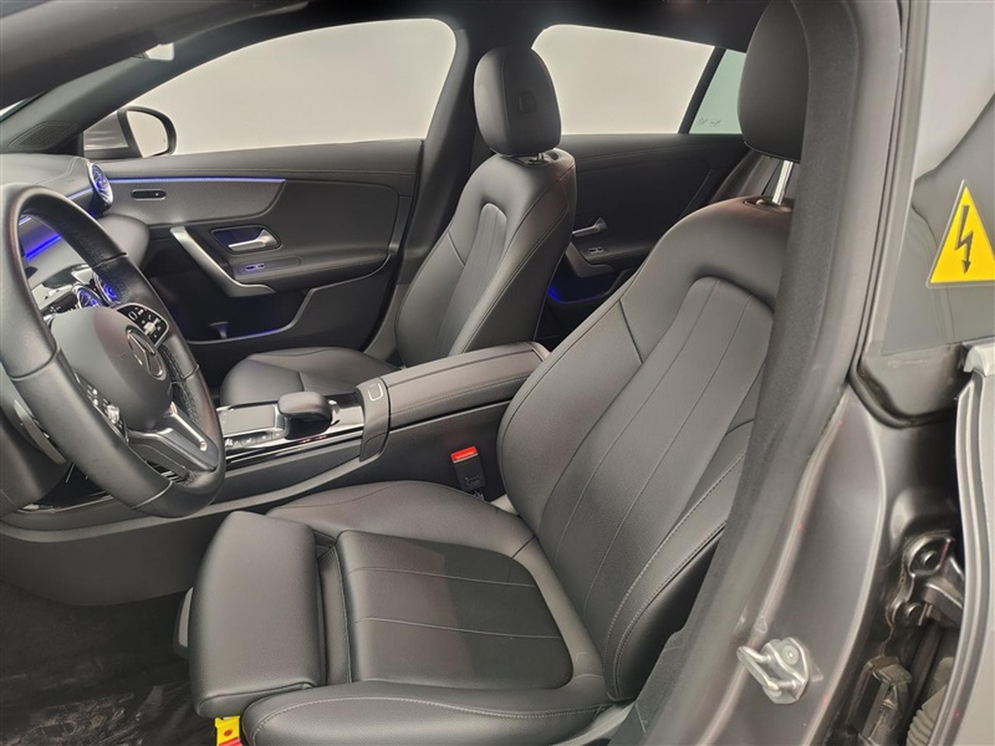 Mercedes CLA 250 e PHEV Luxury Line Cuir / Navi / Led / PDC av+ar (2022) - Photo 7