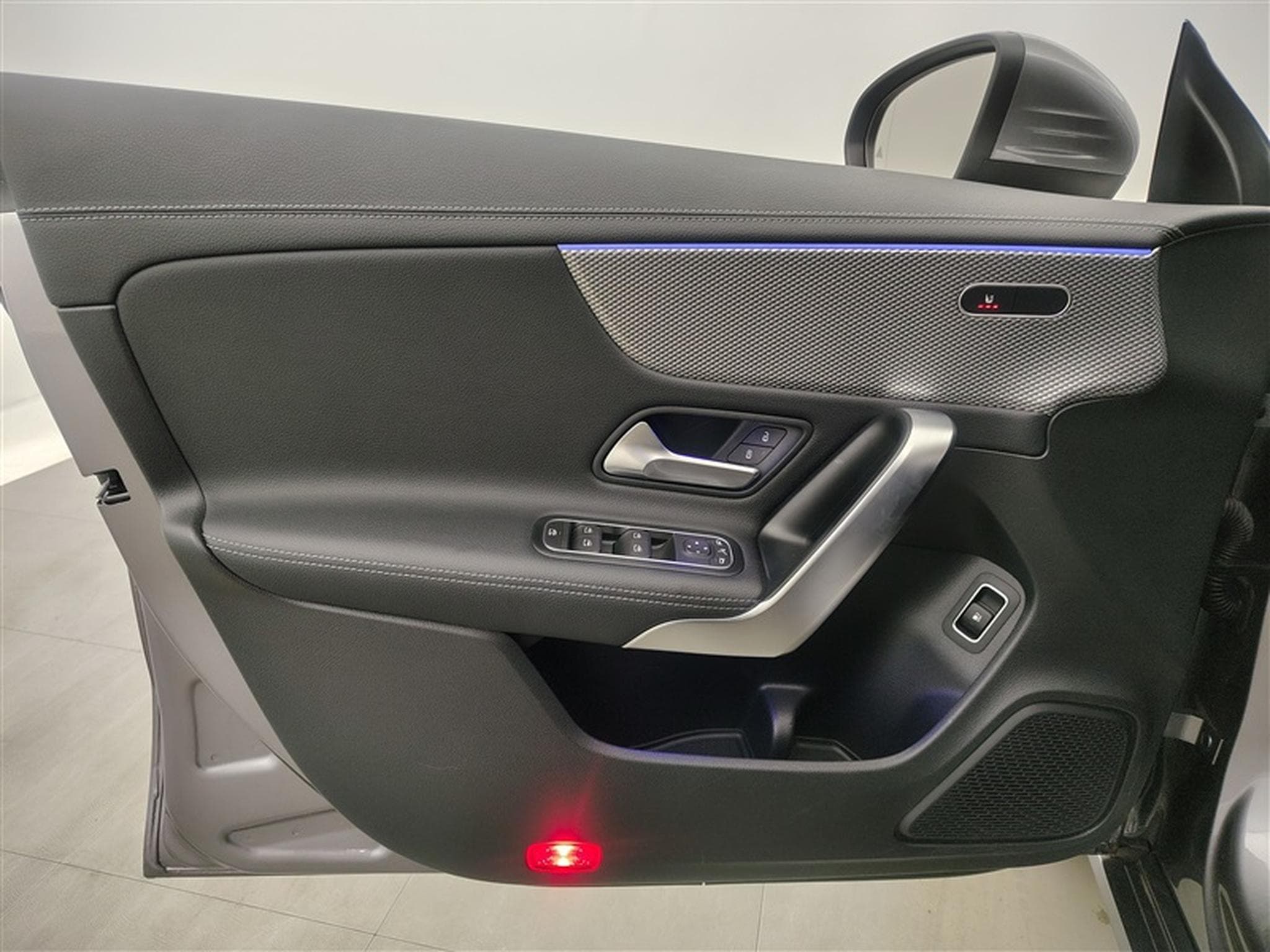 Mercedes CLA 250 e PHEV Luxury Line Cuir / Navi / Led / PDC av+ar (2022) - Photo 17