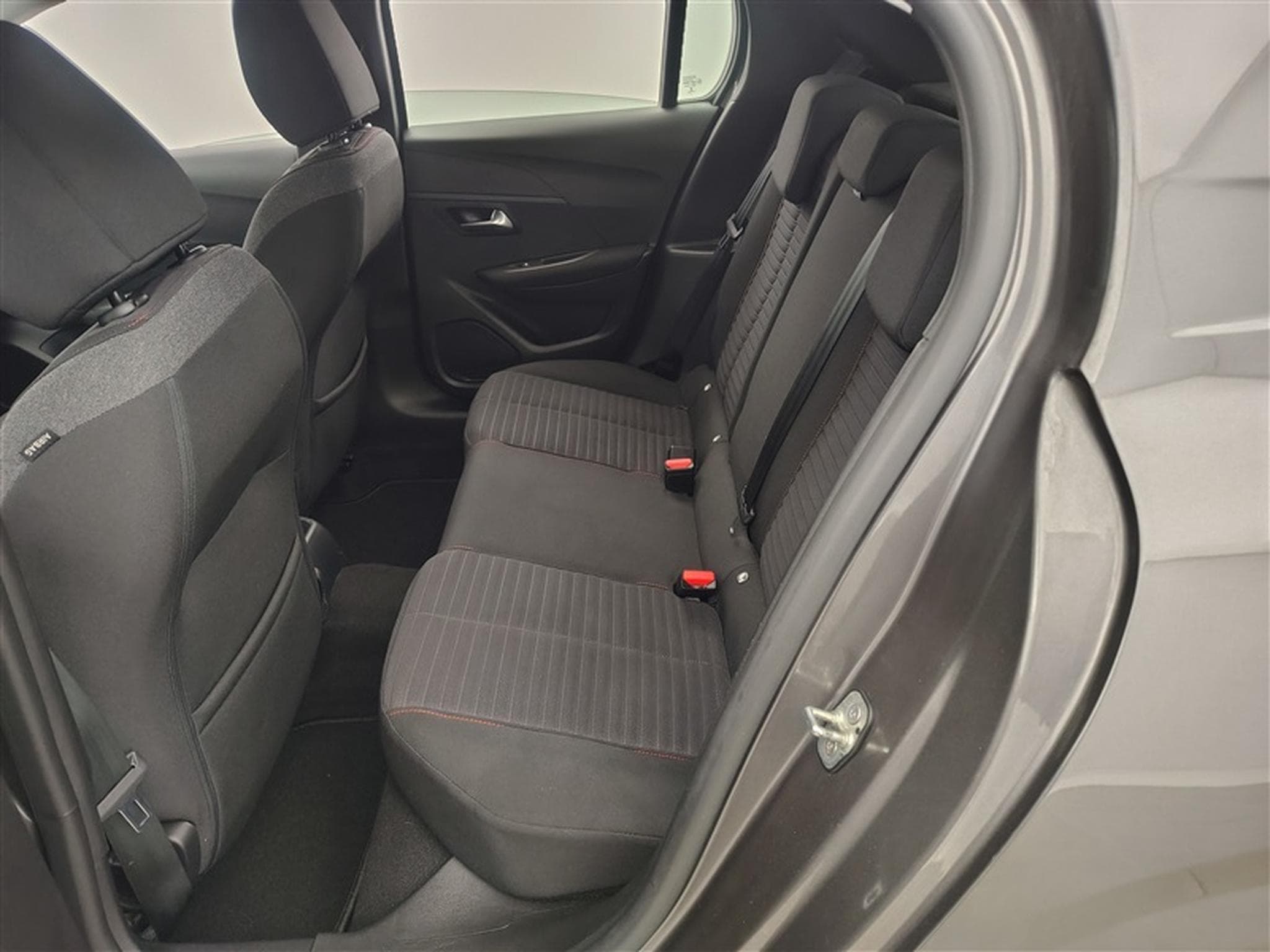 Peugeot 208 1.2i PureTech Active Pack NAVI/JA/PDC (2022) - Photo 13