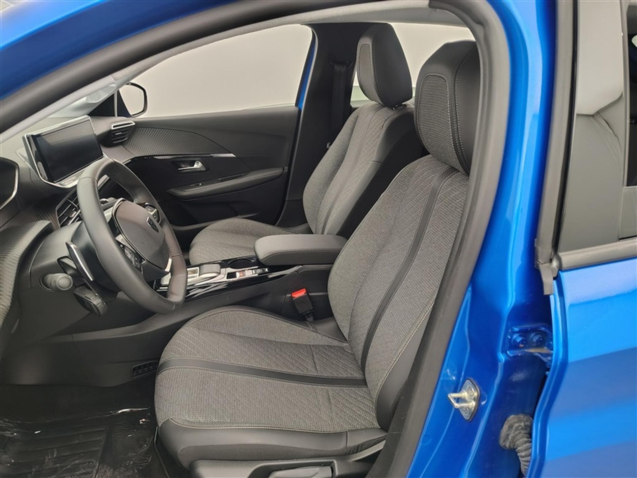 Peugeot 208 1.2 Hybrid 100cv e-DSC6 Allure CARPLAY / FULL LED / S-CUIR (2025) - Photo 7