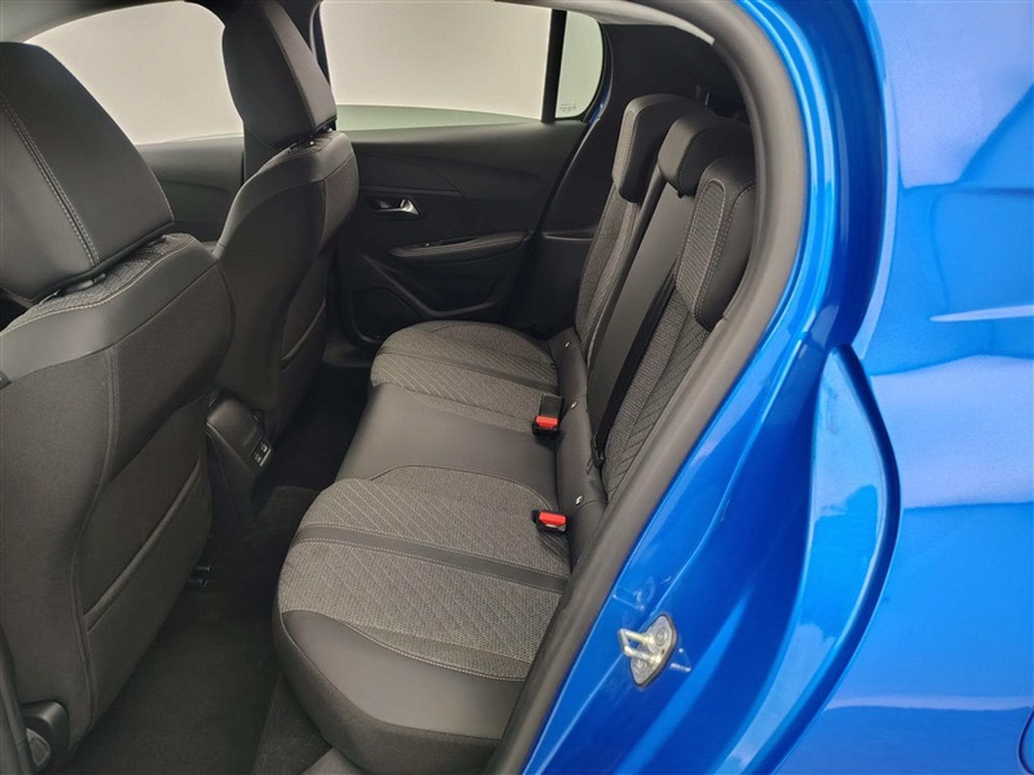 Peugeot 208 1.2 Hybrid 100cv e-DSC6 Allure CARPLAY / FULL LED / S-CUIR (2025) - Photo 13