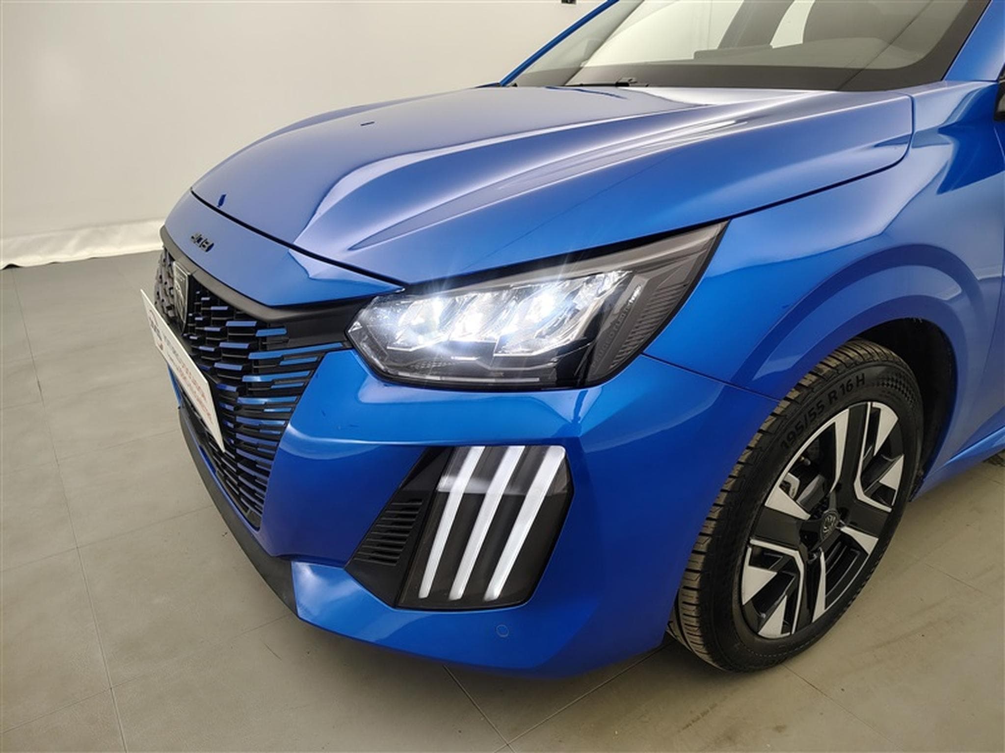 Peugeot 208 1.2 Hybrid 100cv e-DSC6 Allure CARPLAY / FULL LED / S-CUIR (2025) - Photo 15