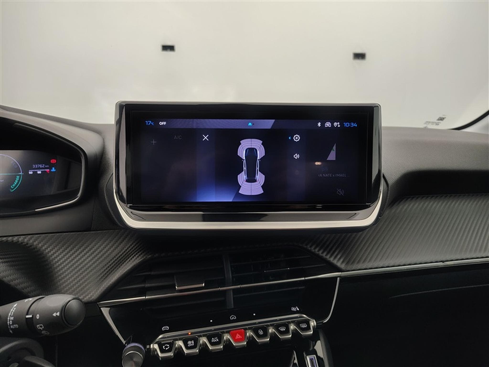 Peugeot 208 1.2 Hybrid 100cv e-DSC6 Allure CARPLAY / FULL LED / S-CUIR (2025) - Photo 18
