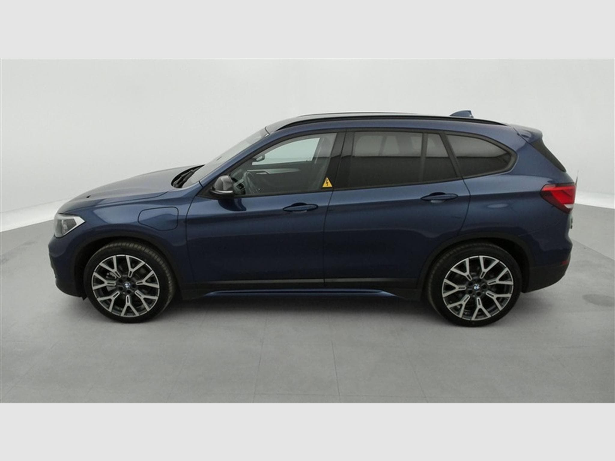 BMW X1 PHEV 1.5iA xDrive25e CUIR-SPORT / NAVI / FULL LED / ALU19" (2021) - Photo 3