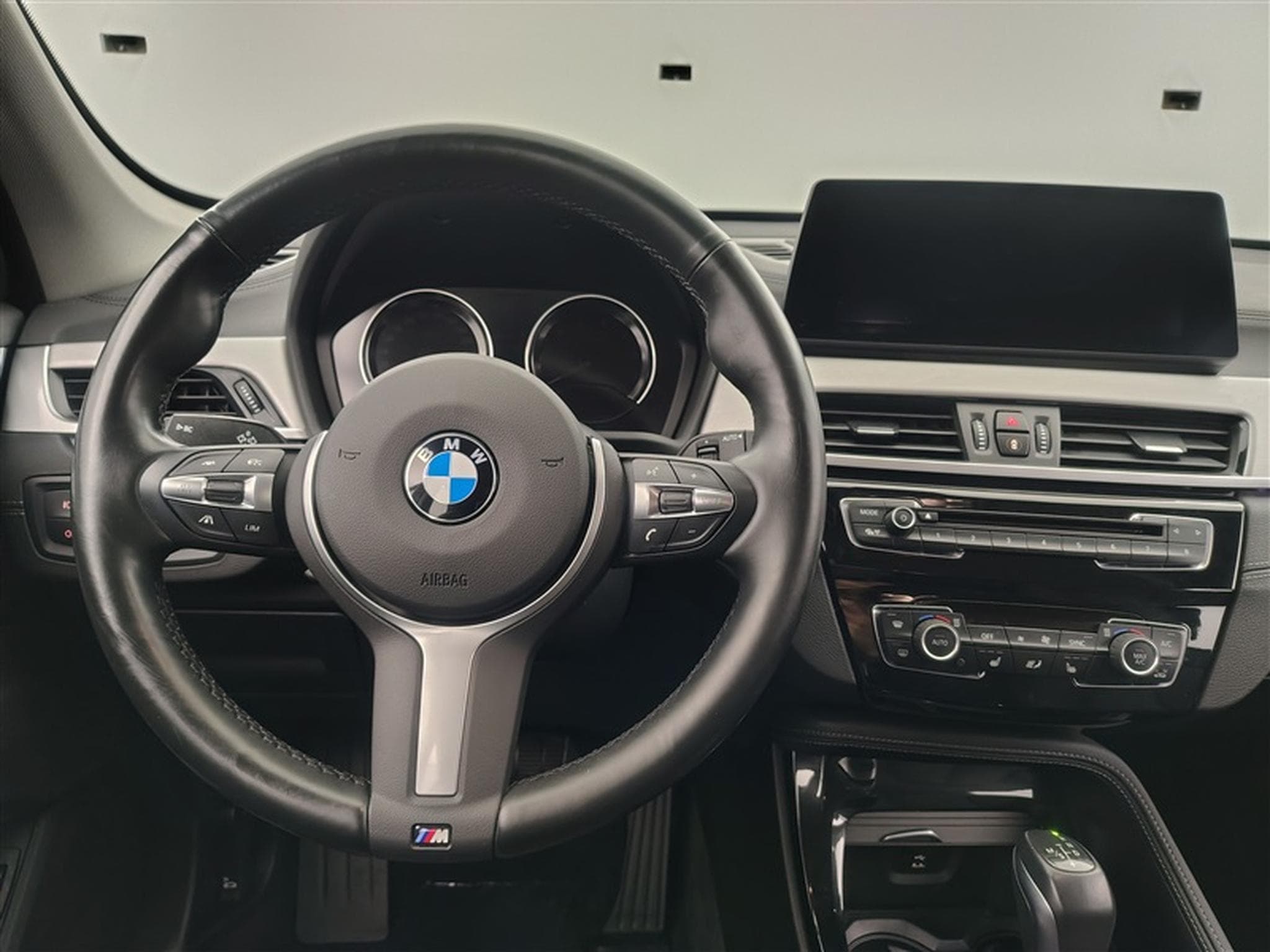 BMW X1 PHEV 1.5iA xDrive25e CUIR-SPORT / NAVI / FULL LED / ALU19" (2021) - Photo 9