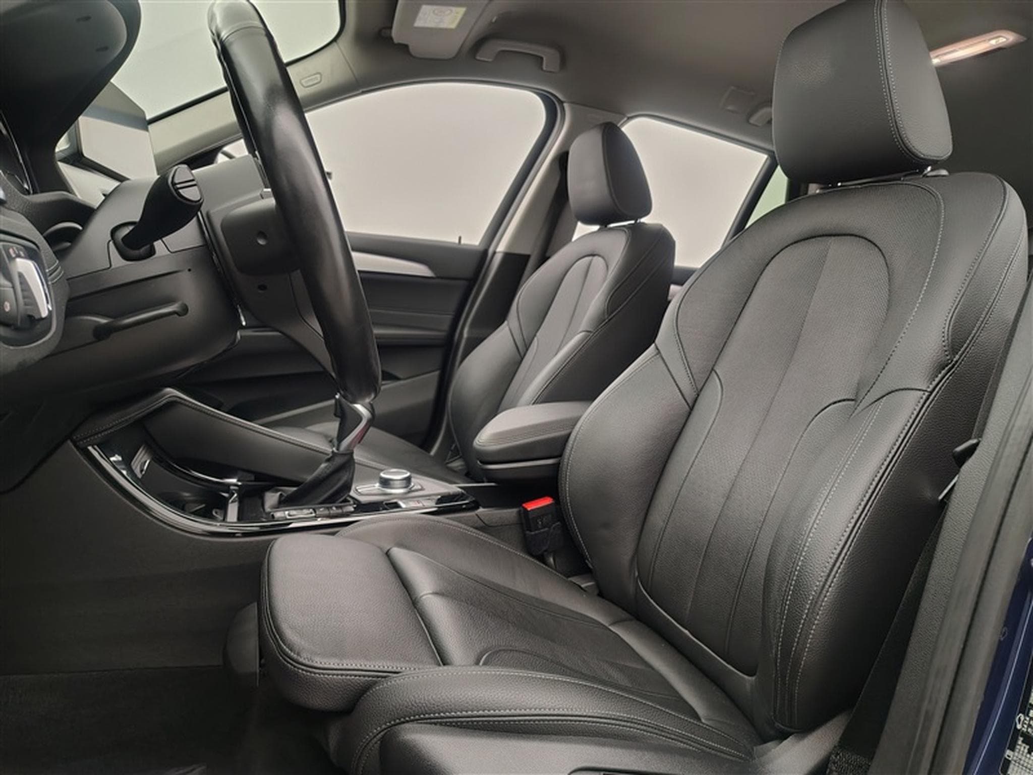 BMW X1 PHEV 1.5iA xDrive25e CUIR-SPORT / NAVI / FULL LED / ALU19" (2021) - Photo 7