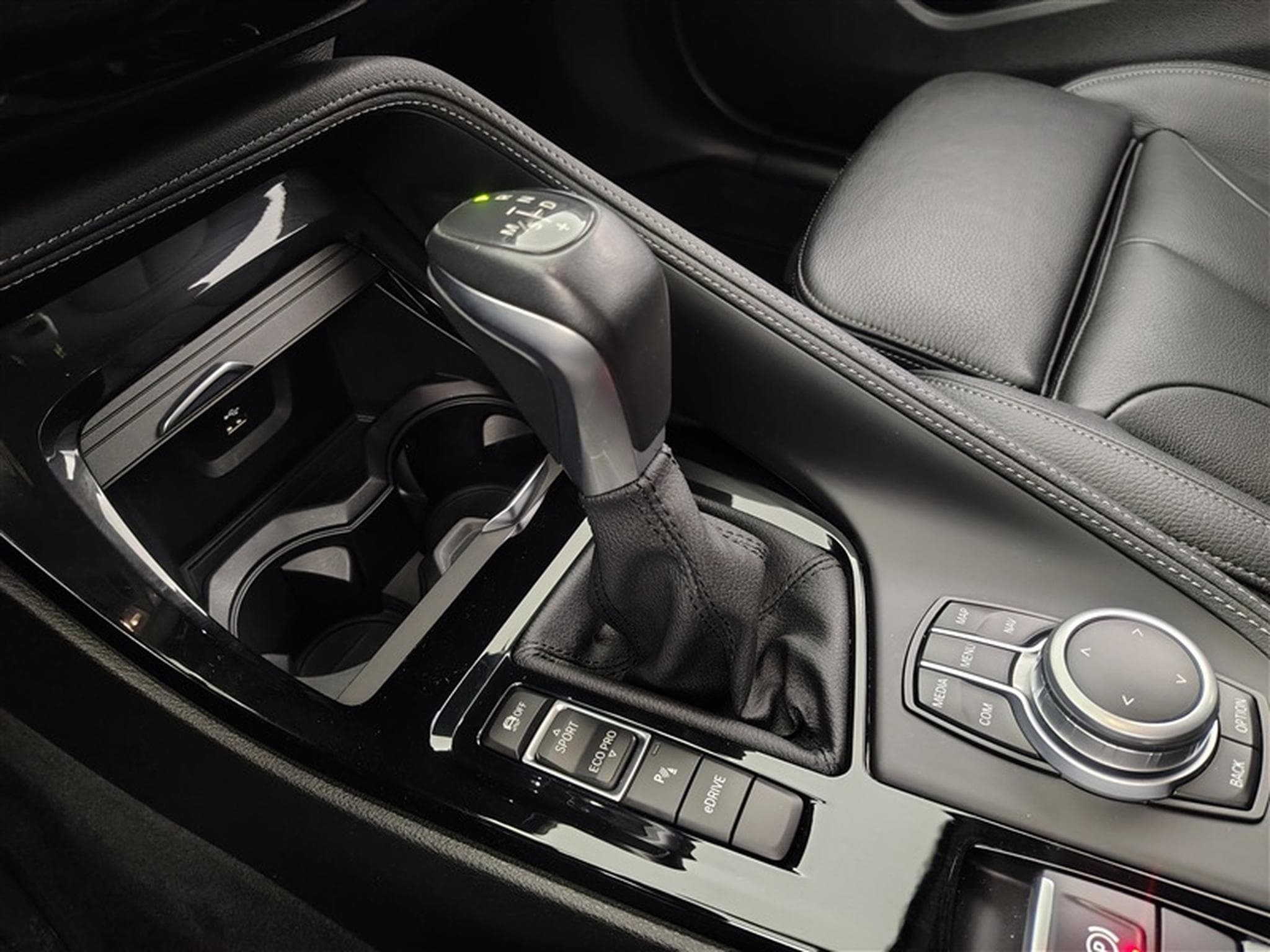 BMW X1 PHEV 1.5iA xDrive25e CUIR-SPORT / NAVI / FULL LED / ALU19" (2021) - Photo 12