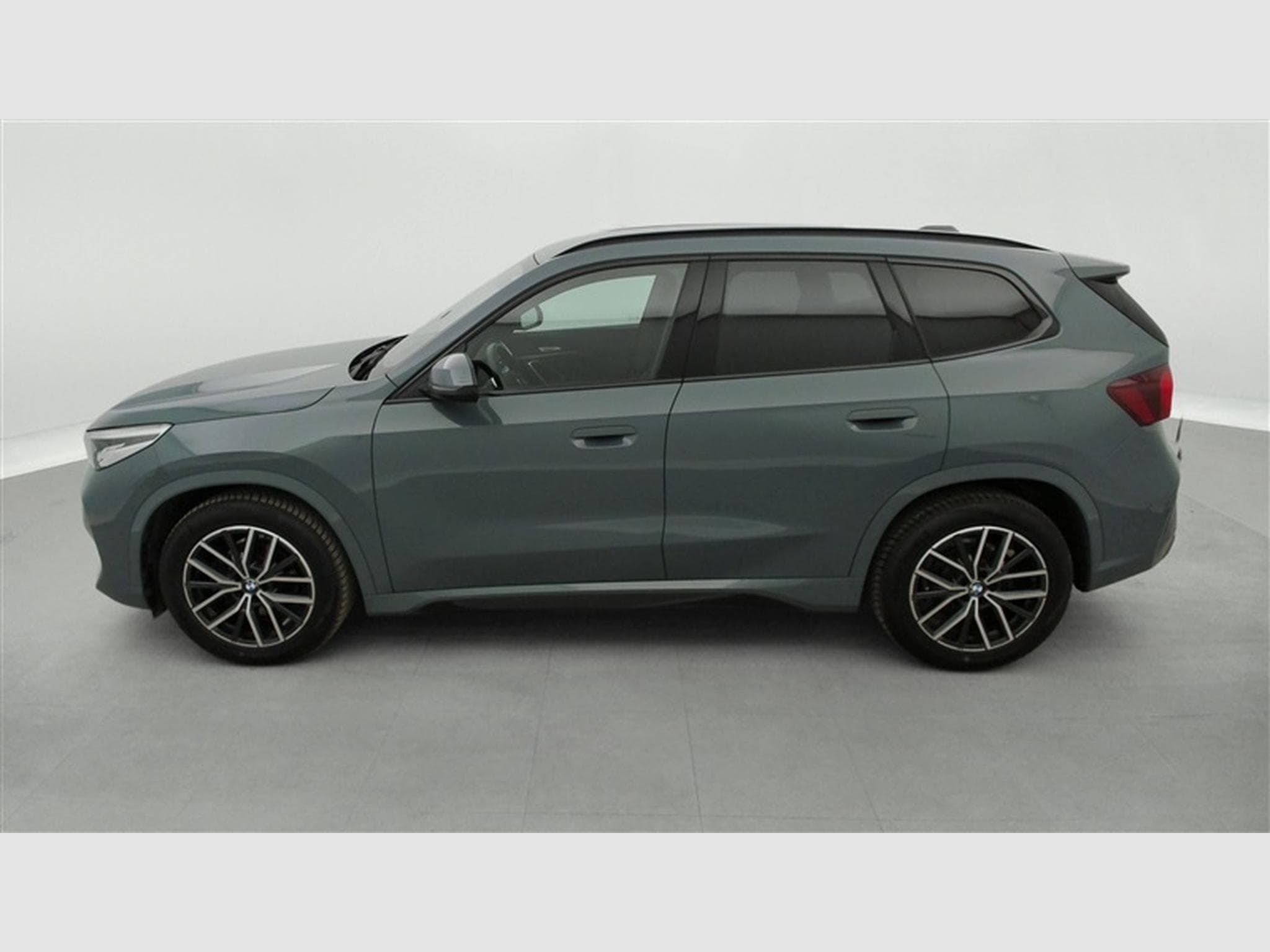 BMW X1 1.8iA PACK M  NAVI / CUIR SPORT /FULL LED (2025) - Foto 3