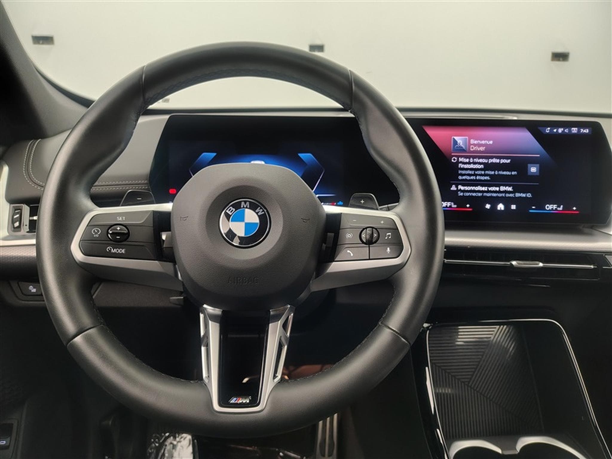 BMW X1 1.8iA PACK M  NAVI / CUIR SPORT /FULL LED (2025) - Foto 9