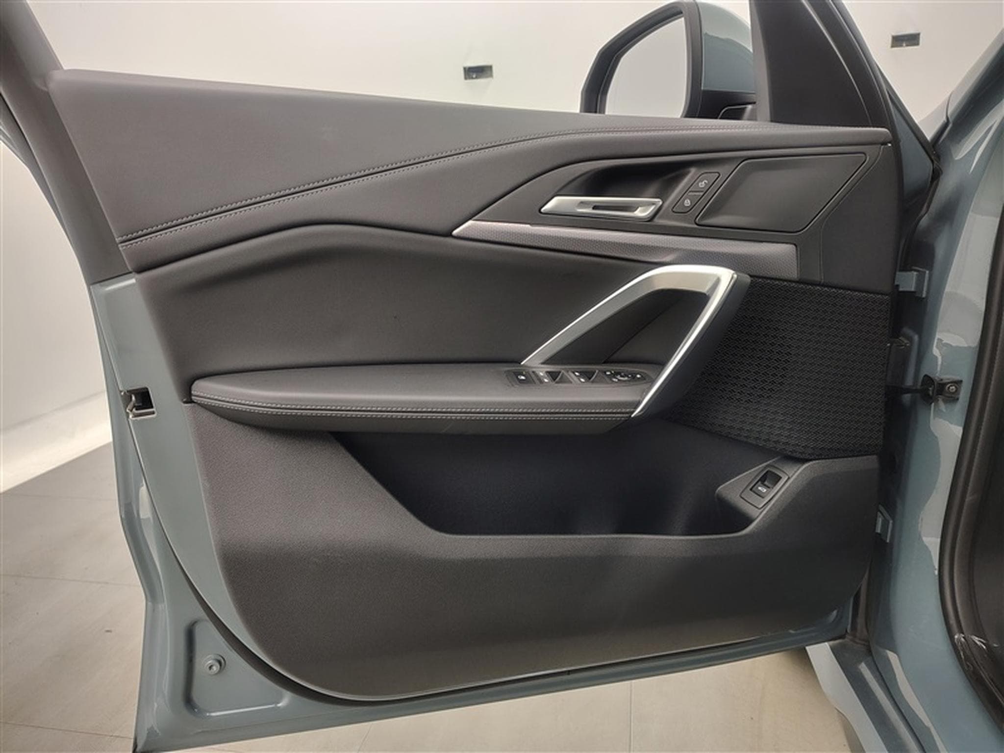 BMW X1 1.8iA PACK M  NAVI / CUIR SPORT /FULL LED (2025) - Foto 17