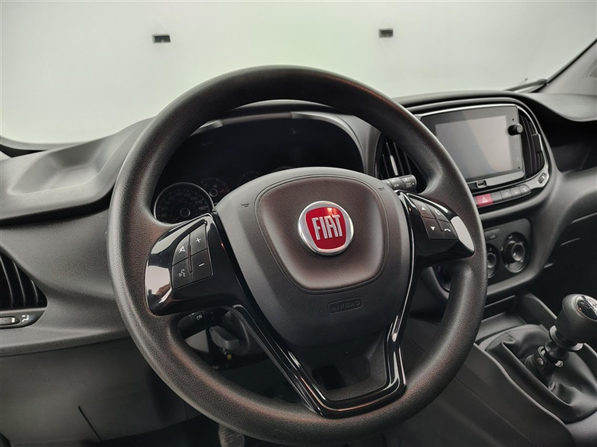 Fiat Doblo 1.6 MJET Cargo CLIM / CARPLAY (2023) - Photo 9