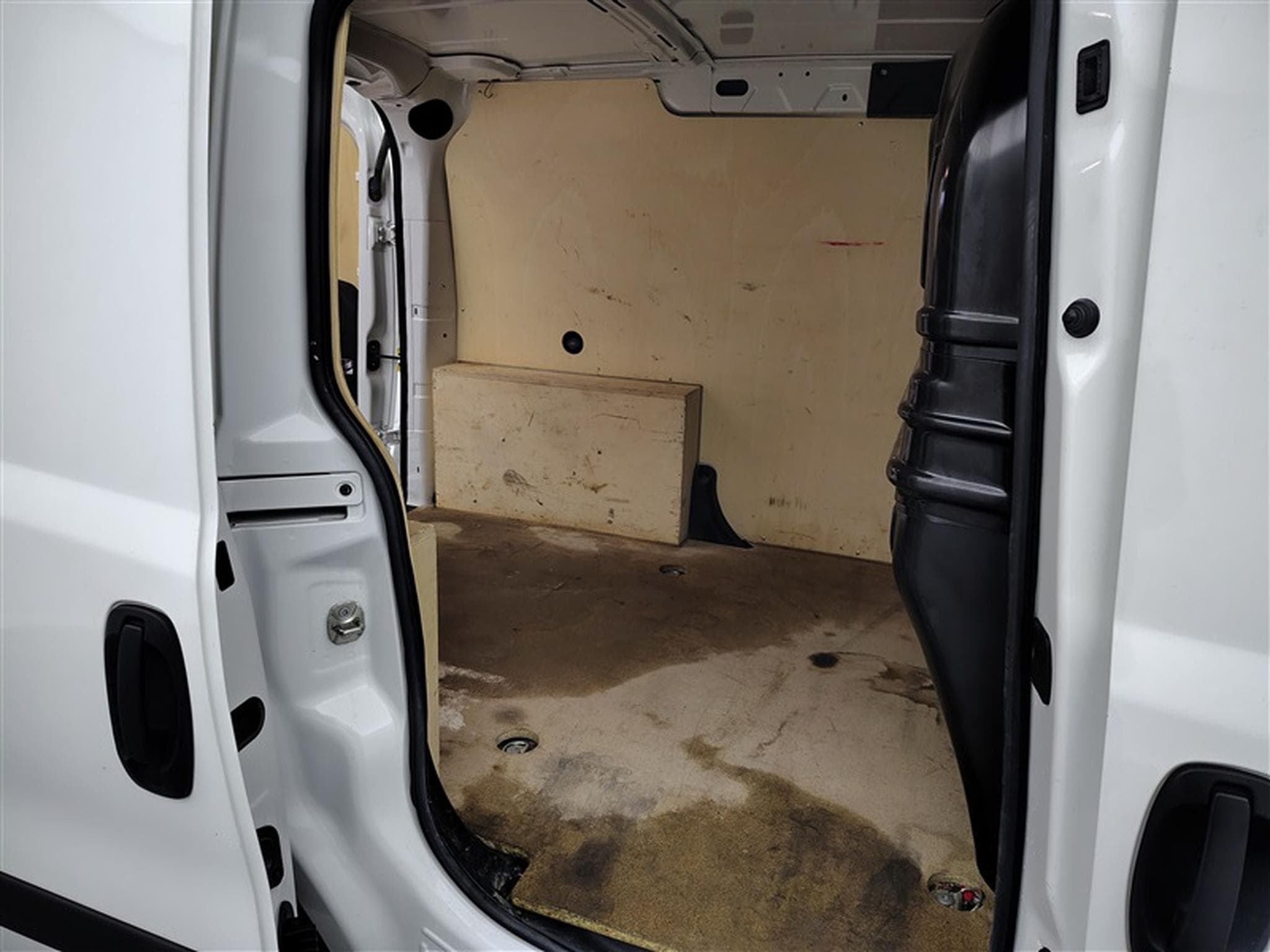 Fiat Doblo 1.6 MJET Cargo CLIM / CARPLAY (2023) - Photo 14