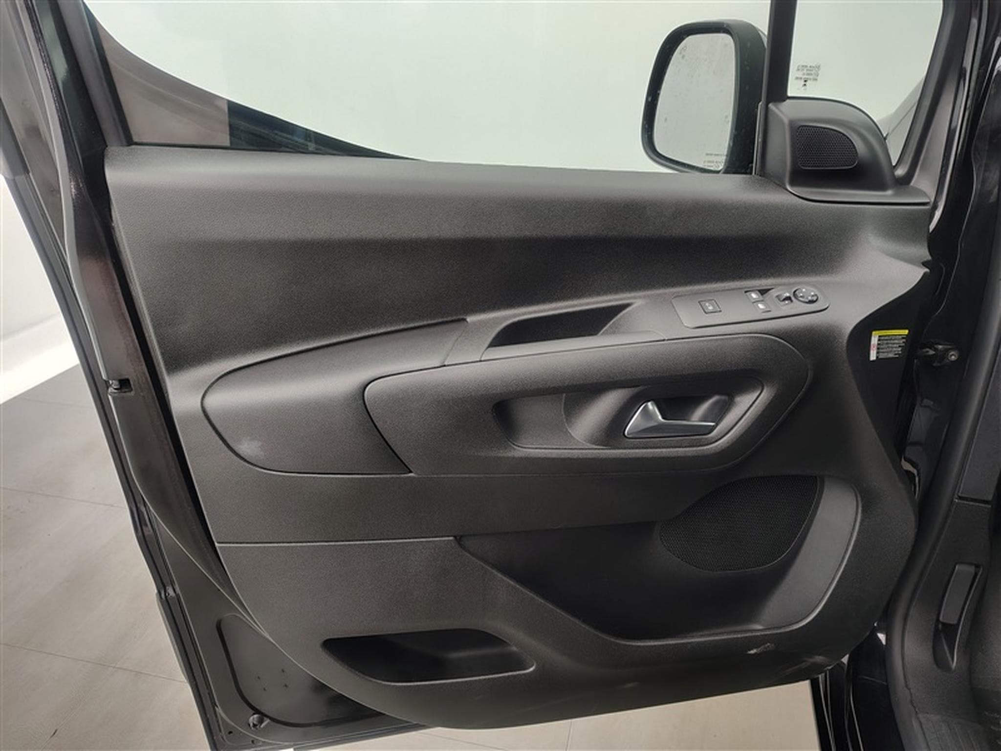 Opel Combo 1.5 TD BlueInj. 3PL  NAVI / FULL LED / PDC AV-AR (2025) - Foto 16