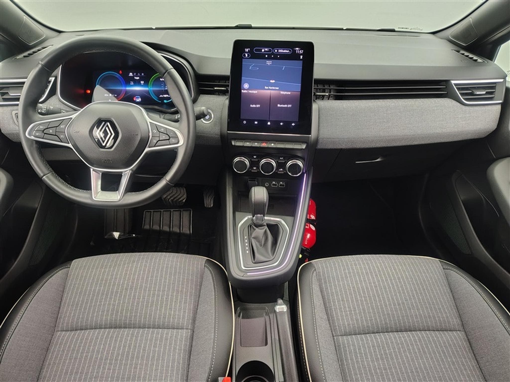 Renault Clio Hybrid 1.6i E-TECH Evolution (2024) - Foto 8