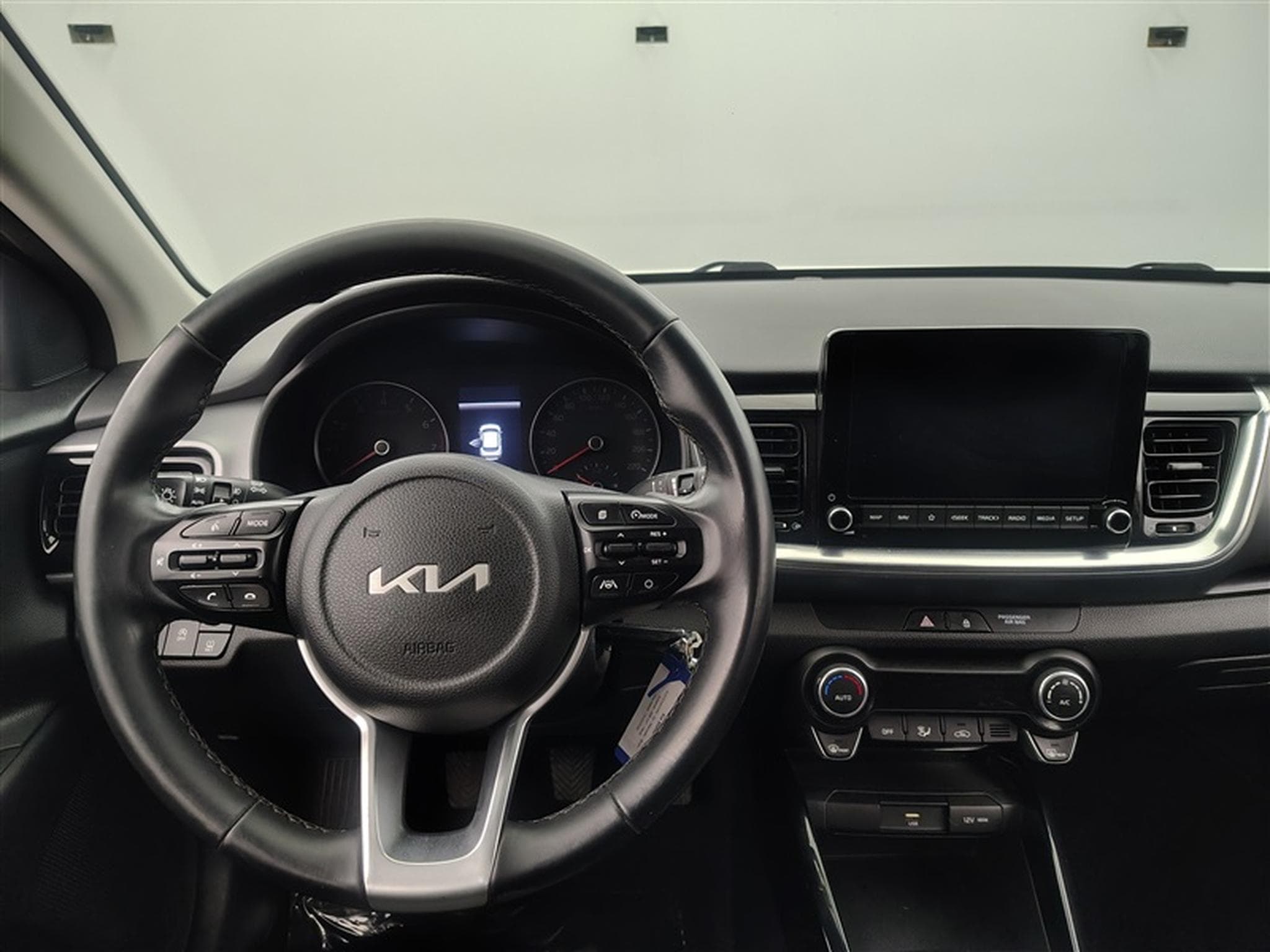 Kia Stonic 1.0 T-GDi 100cv Pulse NAVI / CARPLAY / CAMERA / JA 16" (2022) - Foto 8