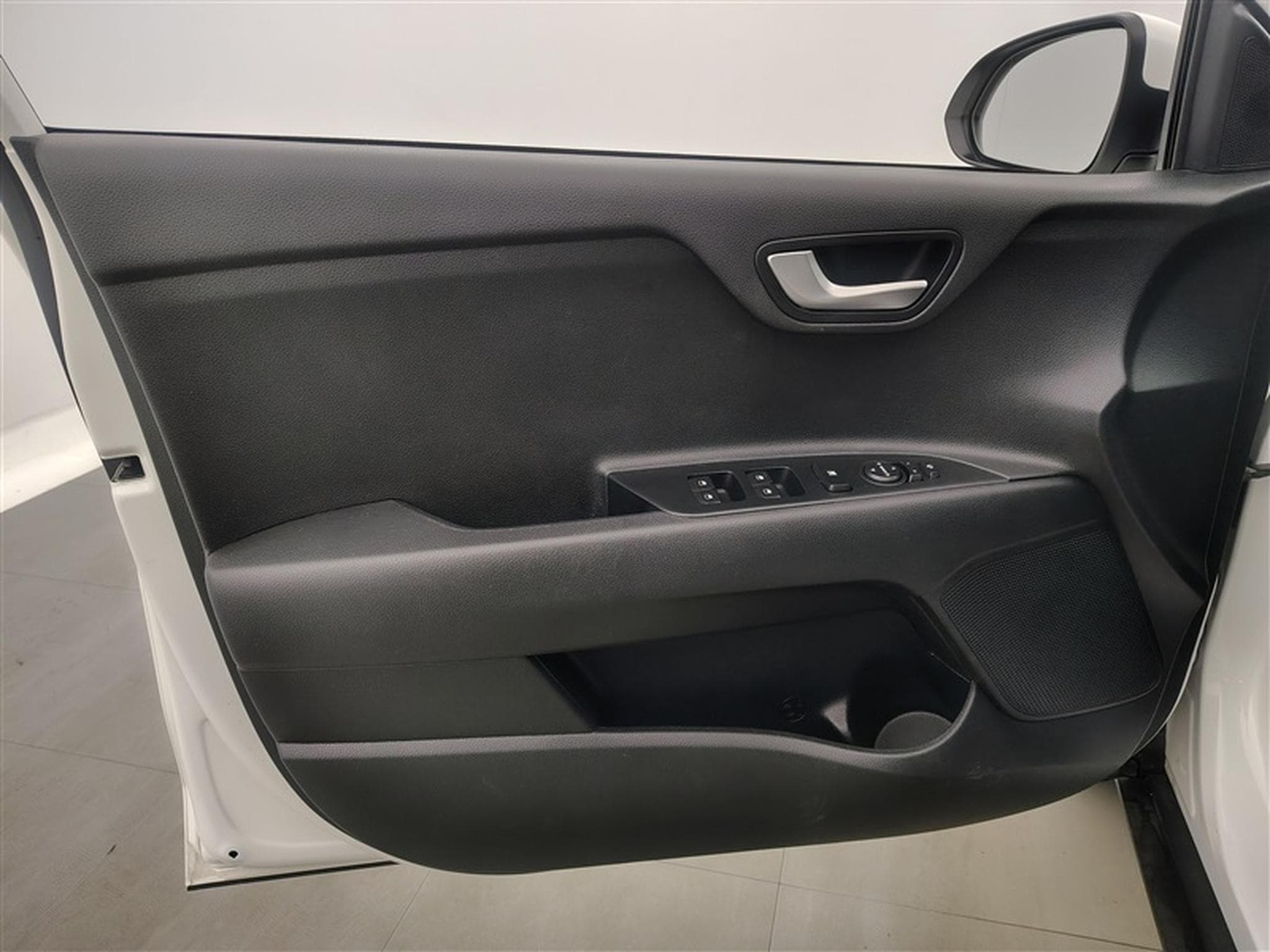 Kia Stonic 1.0 T-GDi 100cv Pulse NAVI / CARPLAY / CAMERA / JA 16" (2022) - Foto 15