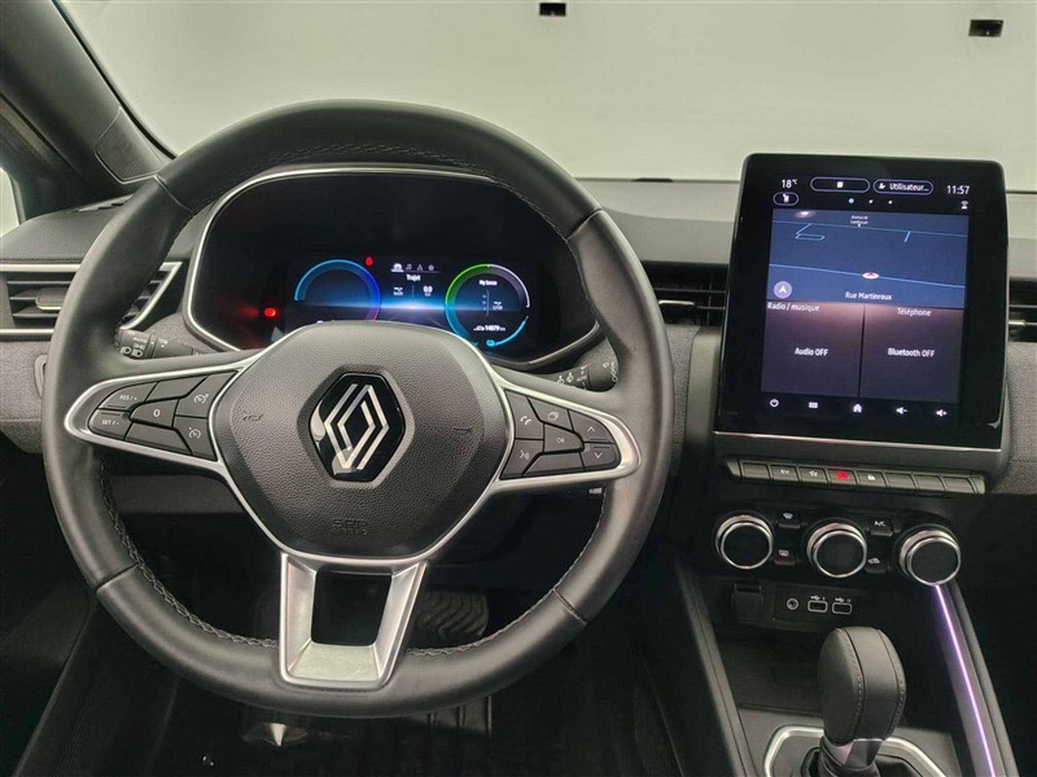 Renault Clio Hybrid 1.6i E-TECH Evolution (2024) - Foto 9