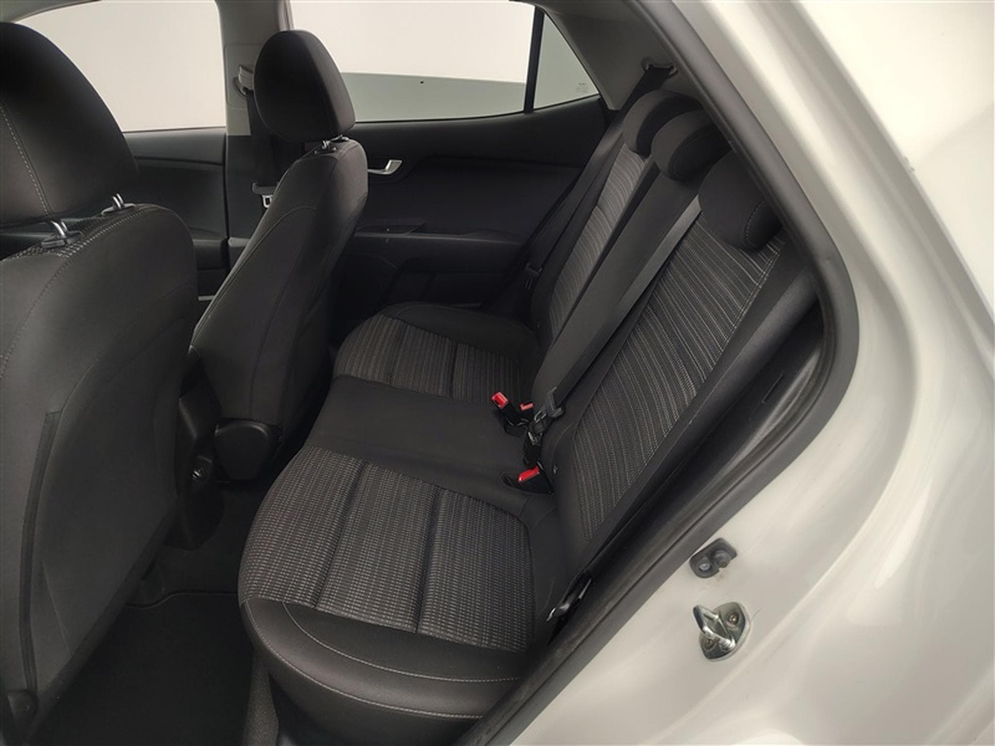 Kia Stonic 1.0 T-GDi 100cv Pulse NAVI / CARPLAY / CAMERA / JA 16" (2022) - Foto 12