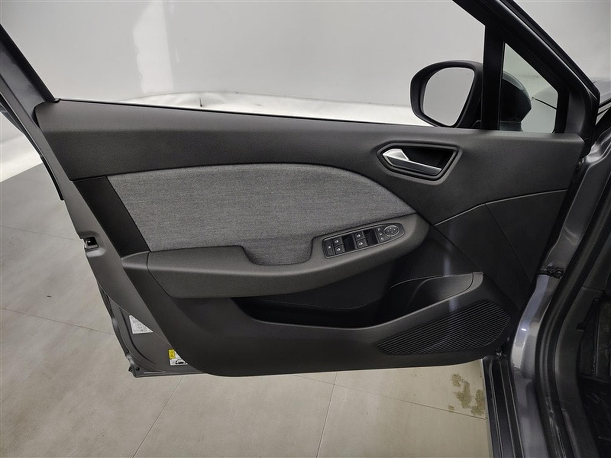 Renault Clio Hybrid 1.6i E-TECH Evolution (2024) - Foto 17