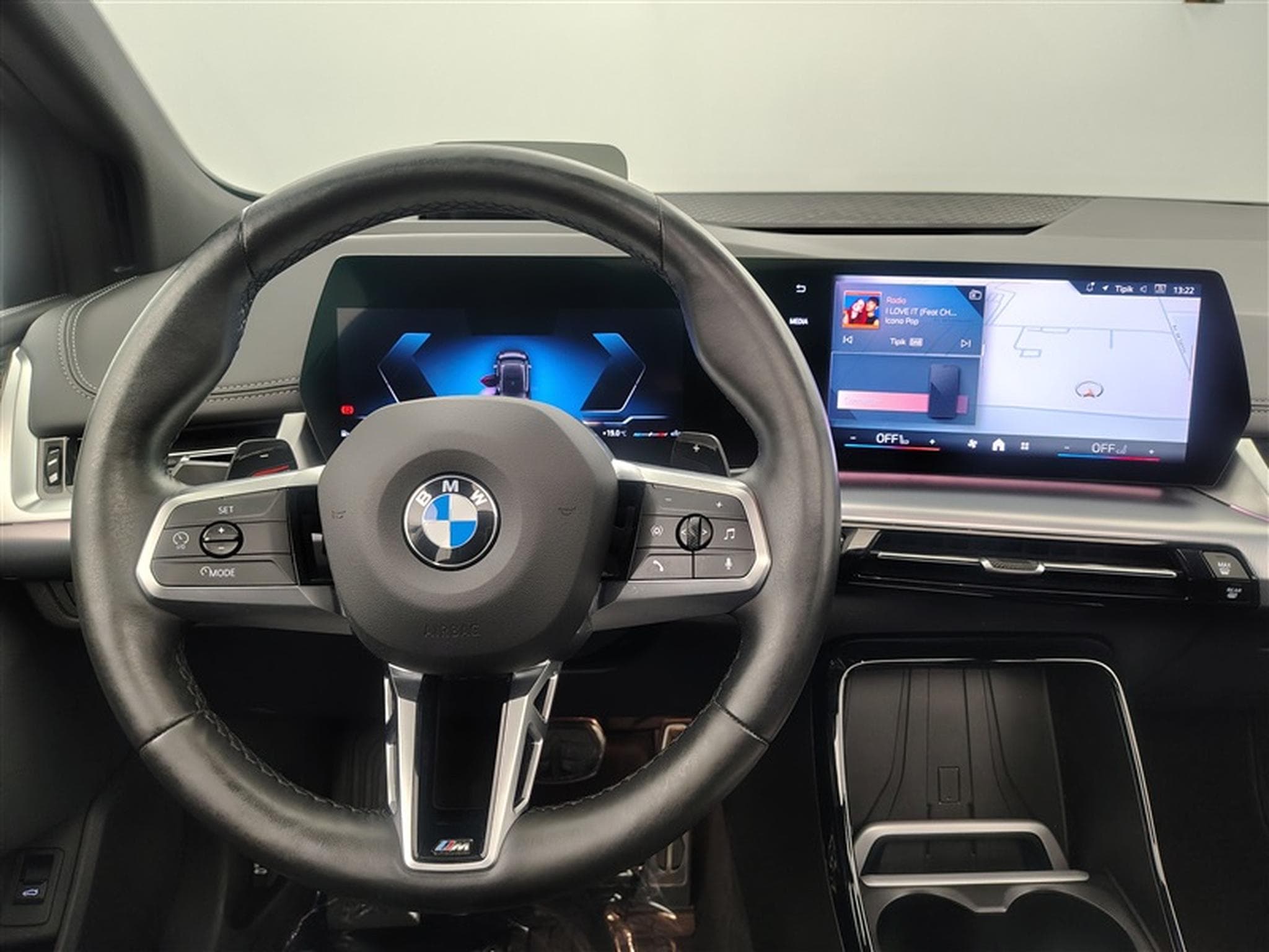 BMW 223 Active Tourer 223I Pack M **NAVI/LED/TOIT OUVRANT** (2024) - Foto 9
