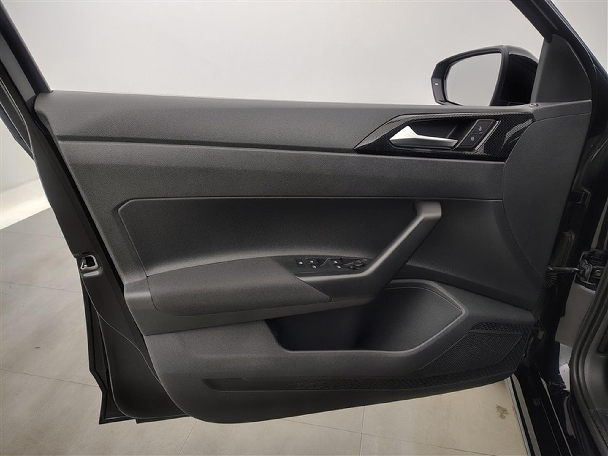 VW Polo 1.0 TSI 95cv Life *CARPLAY/ FULL LED / PDC AV+AR* (2023) - Photo 17