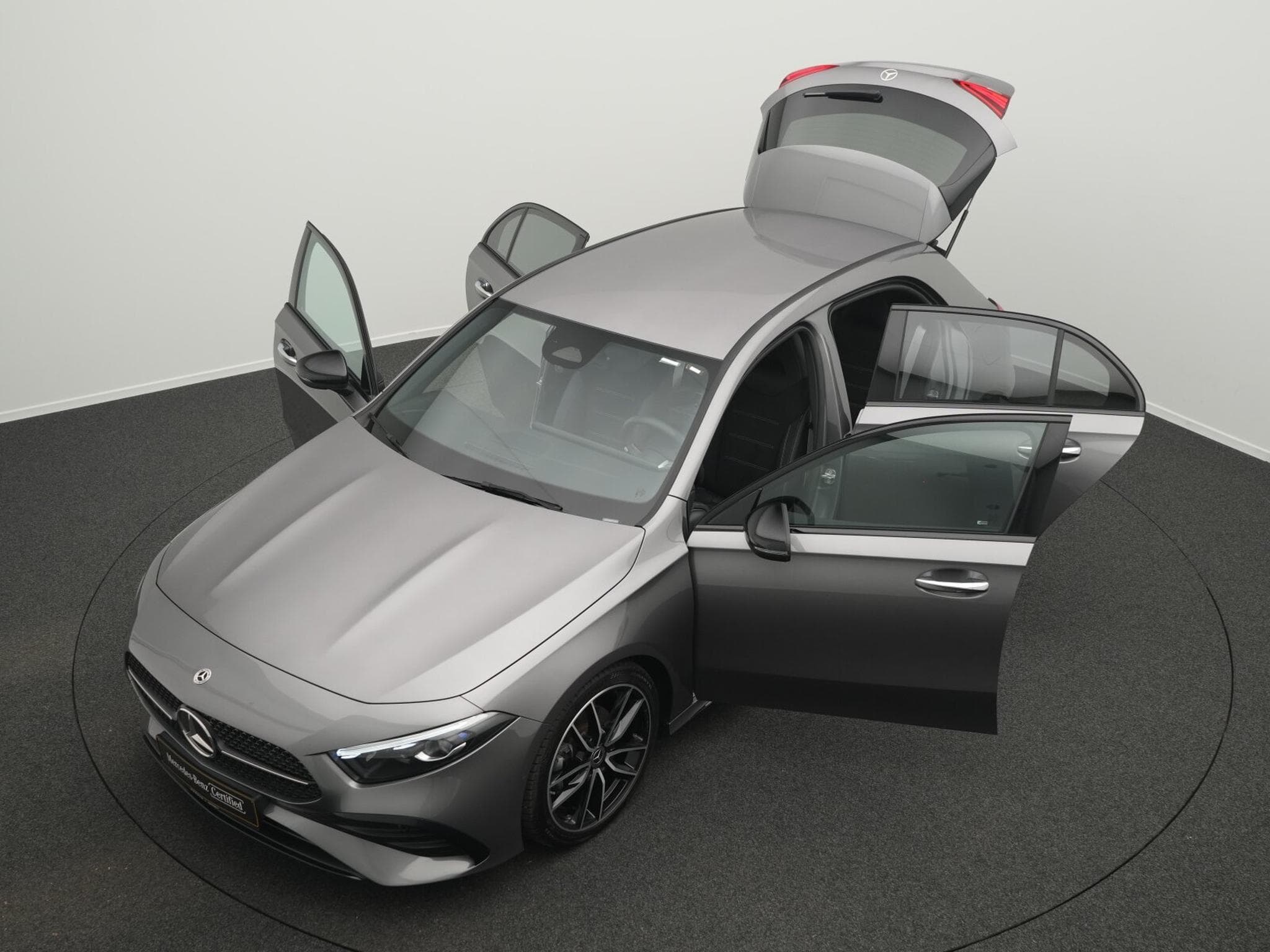 Mercedes A 200 AMG-Line Multi+Kamera+Night+MBUX (2025) - Foto 14