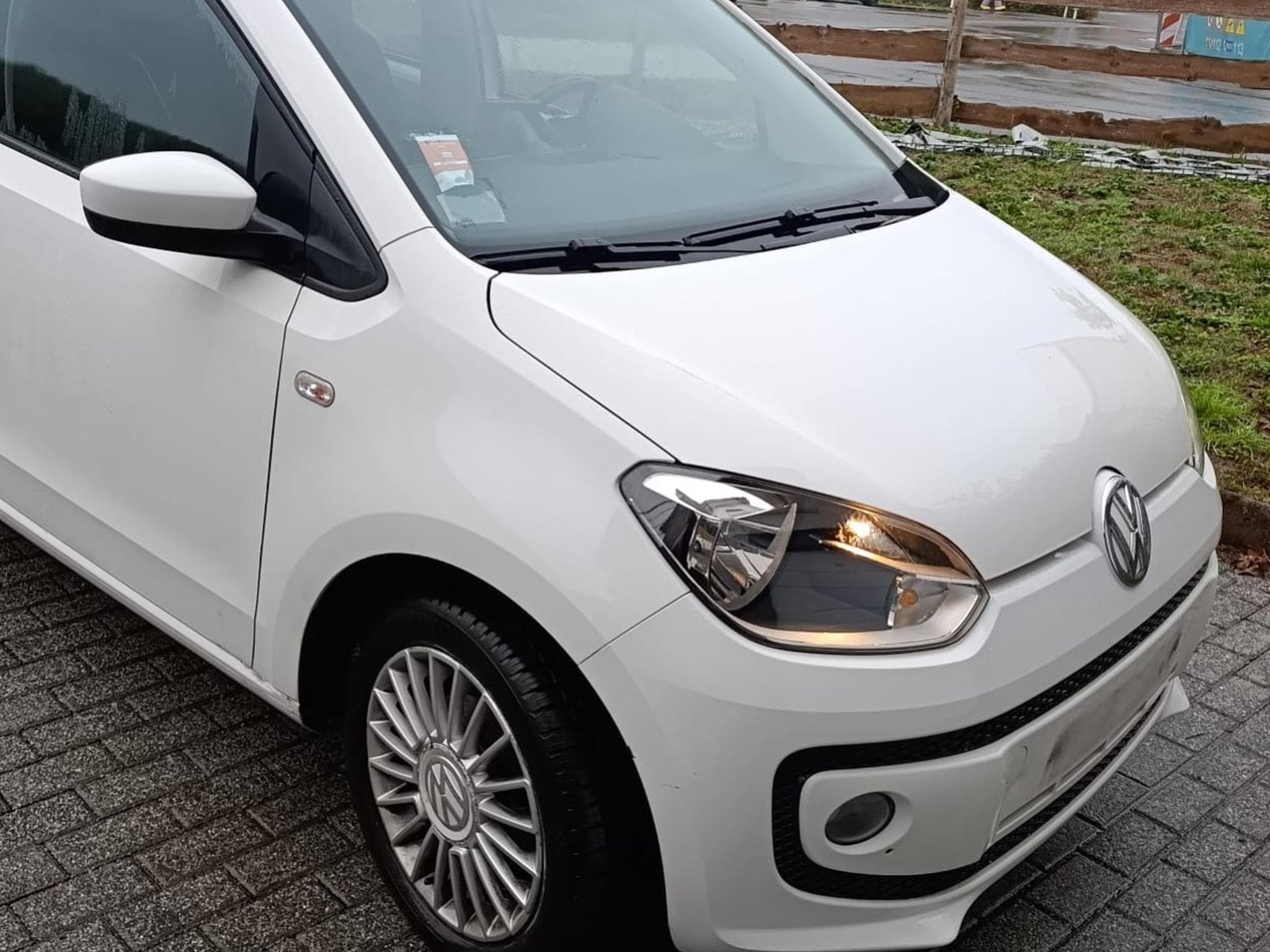 VW UP (2014) - Photo 2