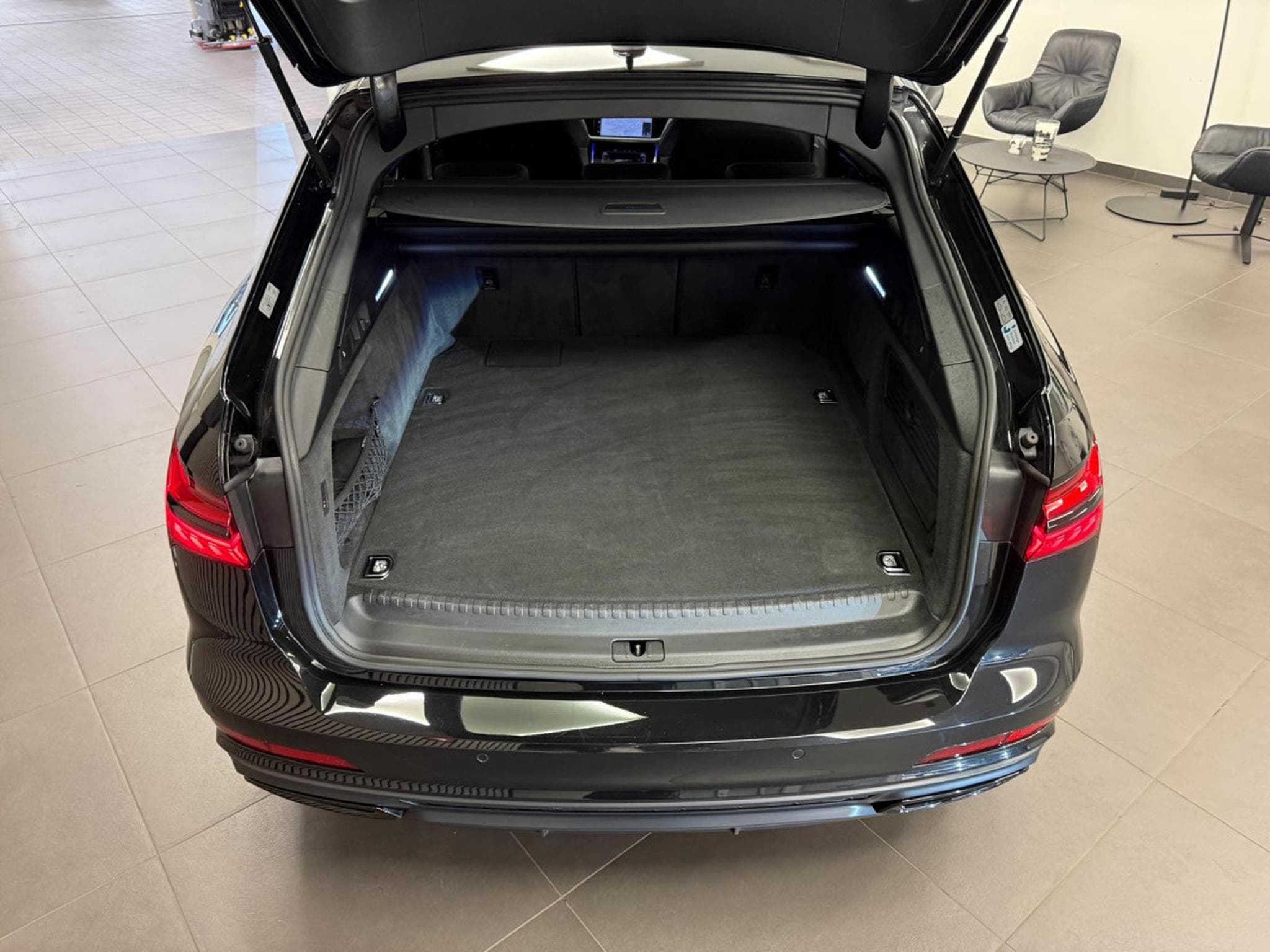 Audi A6 Avant S line 55 TFSI e quattro 367 CH / 270 kW S tronic (2022) - Photo 8
