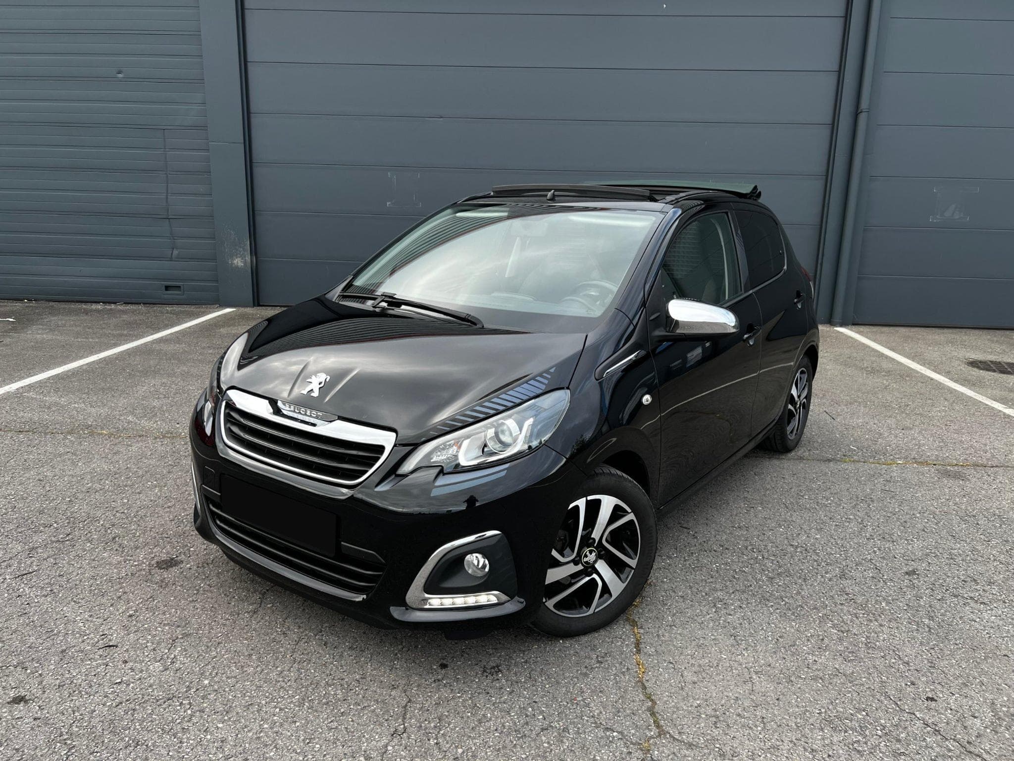 Peugeot 108 1.0 VTI Finition Collection Top! CarPlay (2020) - Photo 1