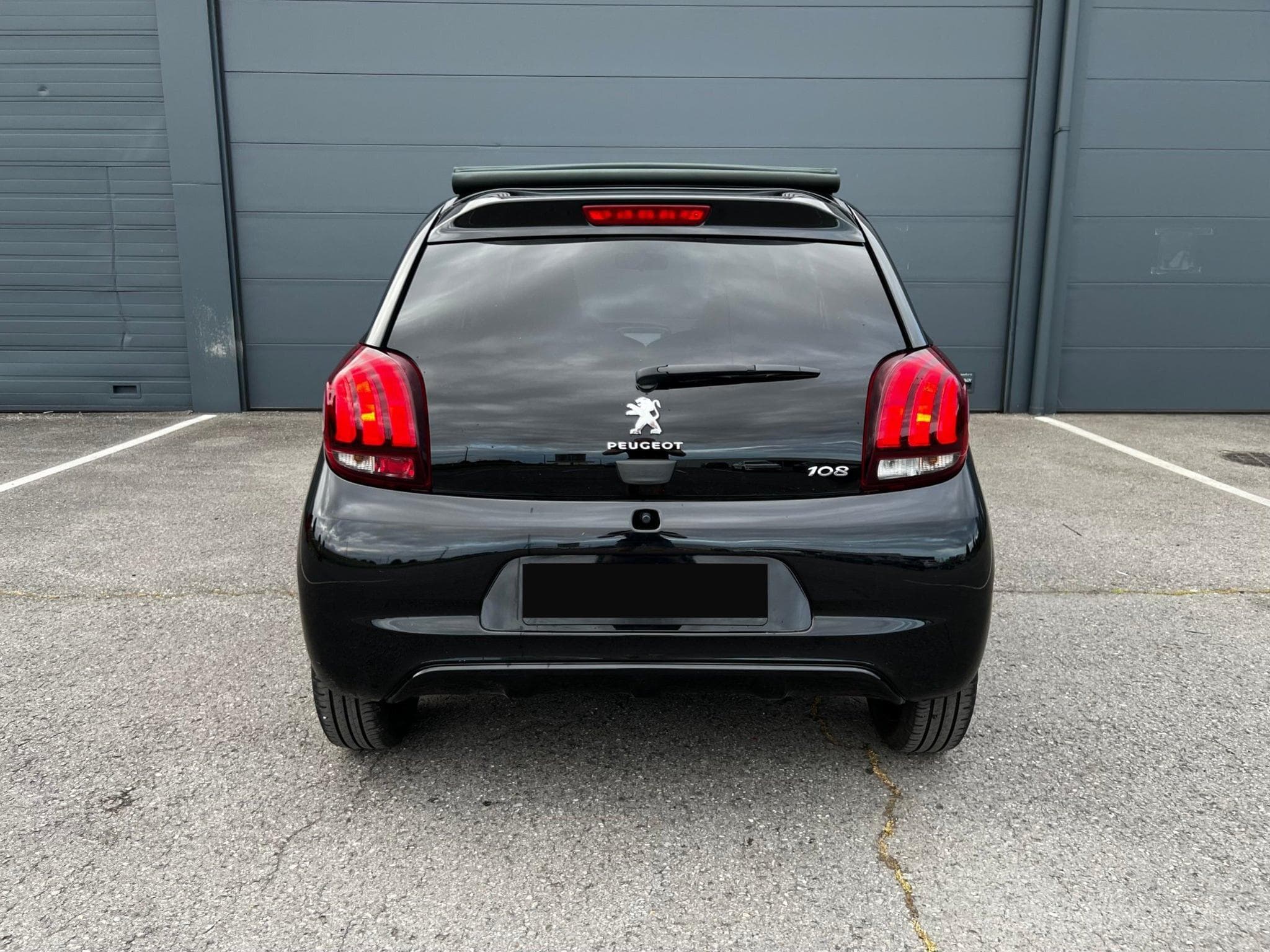 Peugeot 108 1.0 VTI Finition Collection Top! CarPlay (2020) - Photo 4