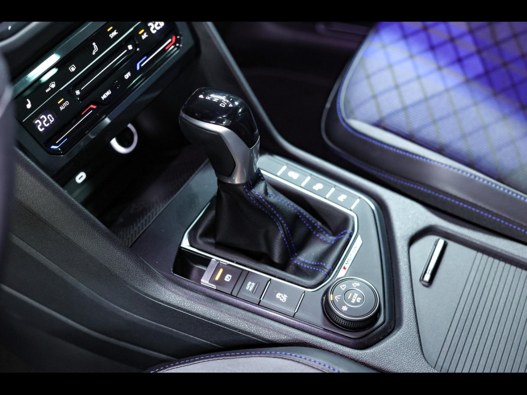 VW Tiguan 2.0 TSI 320 R 4MOTION - LAPIZ BLUE (2021) - Photo 22