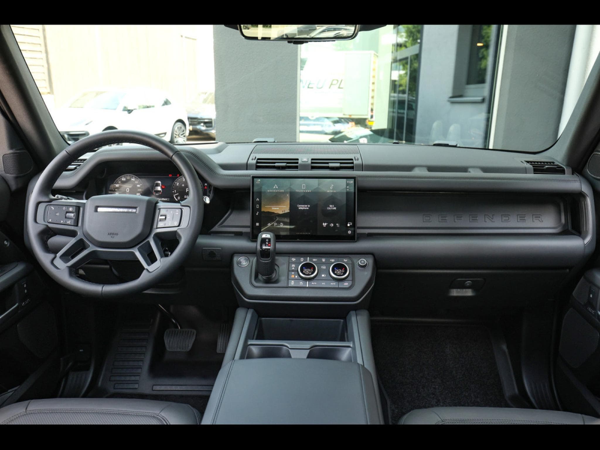 Land-Rover Defender 110 P425 V8 X-DYNAMIC HSE - SANTORINI BLACK (2024) - Photo 12