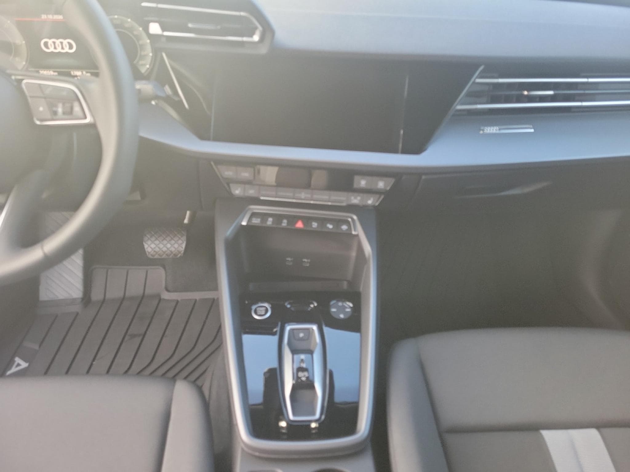 Audi A3 2.0 TDI 150ch DSG7 ADVANCED (2025) - Photo 14