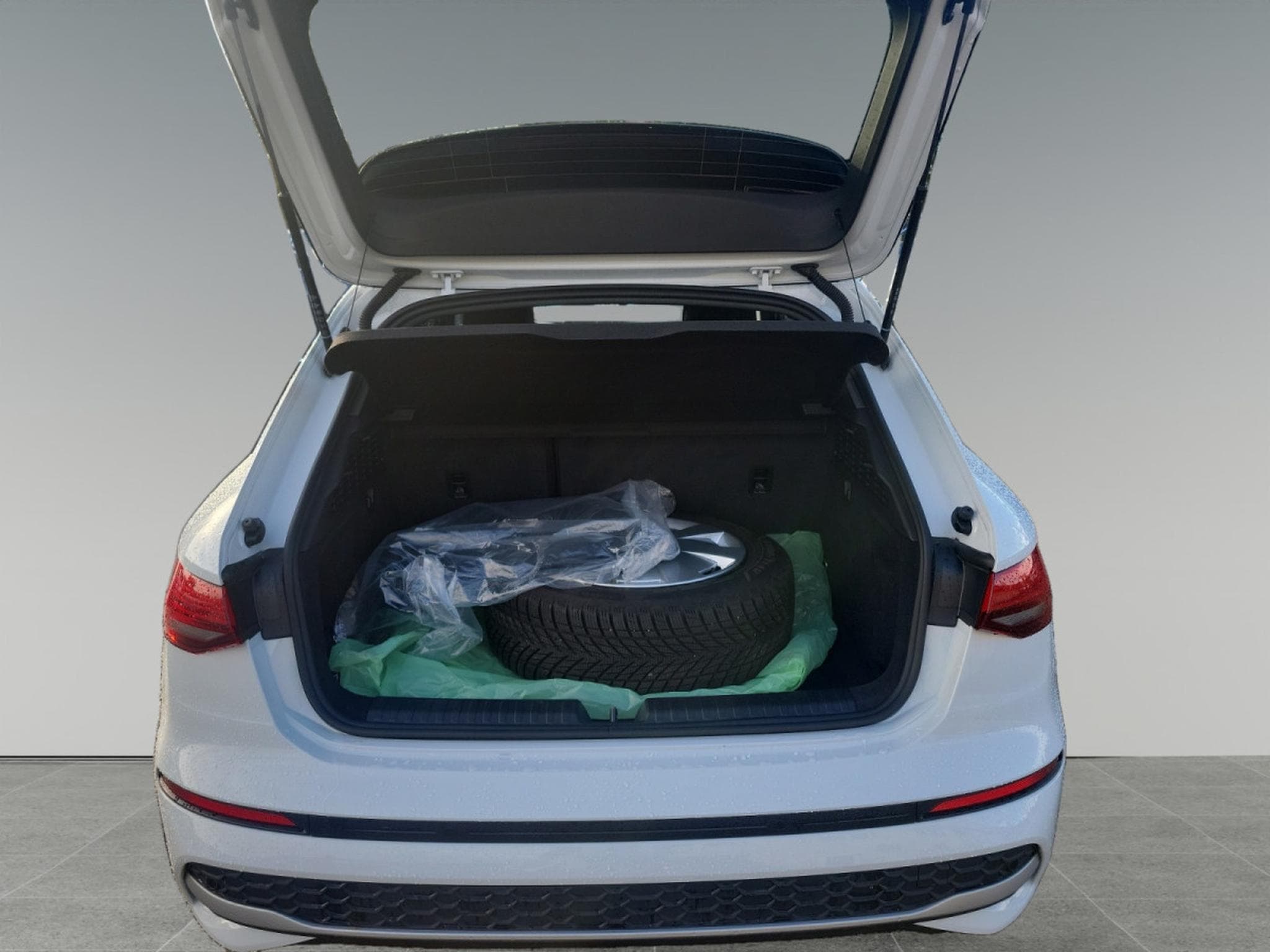 Audi A3 2.0 TDI 150ch DSG7 ADVANCED (2025) - Photo 18