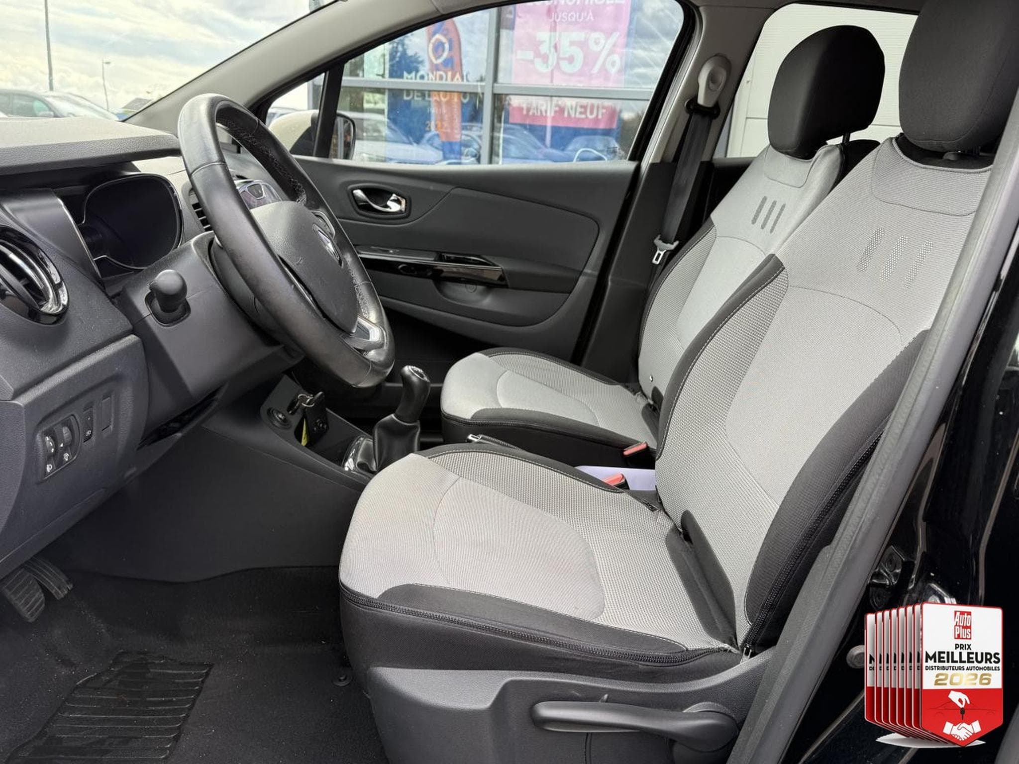 Renault CAPTUR 0.9 TCE 90 ENERGY INTENS 2016 (2016) - Photo 15
