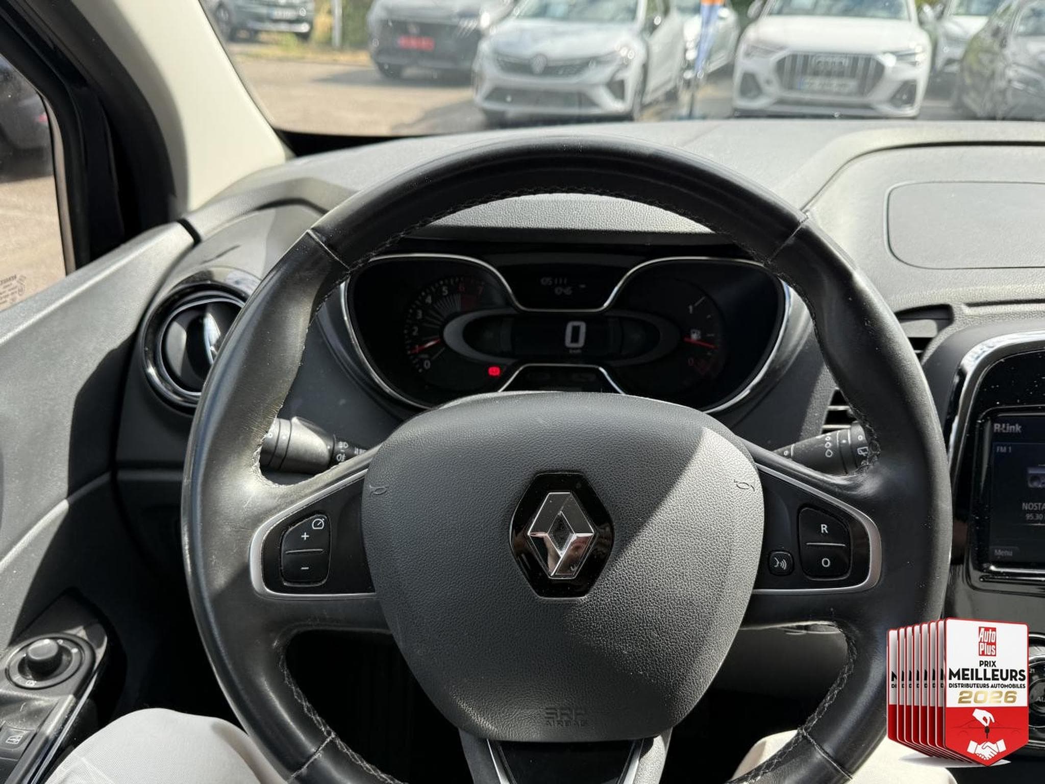 Renault CAPTUR 0.9 TCE 90 ENERGY INTENS 2016 (2016) - Photo 24
